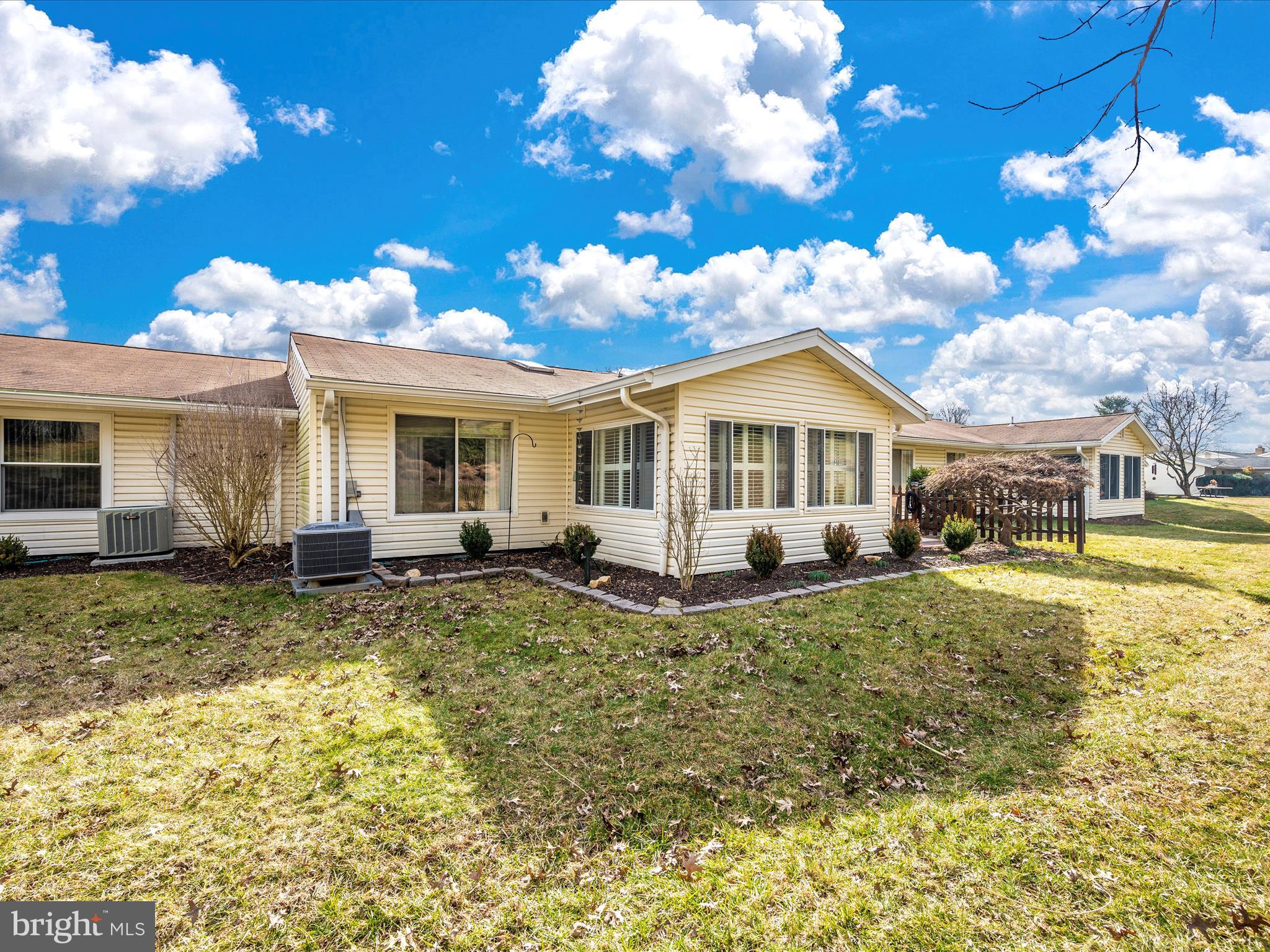 LEISURE WORLD - Residential