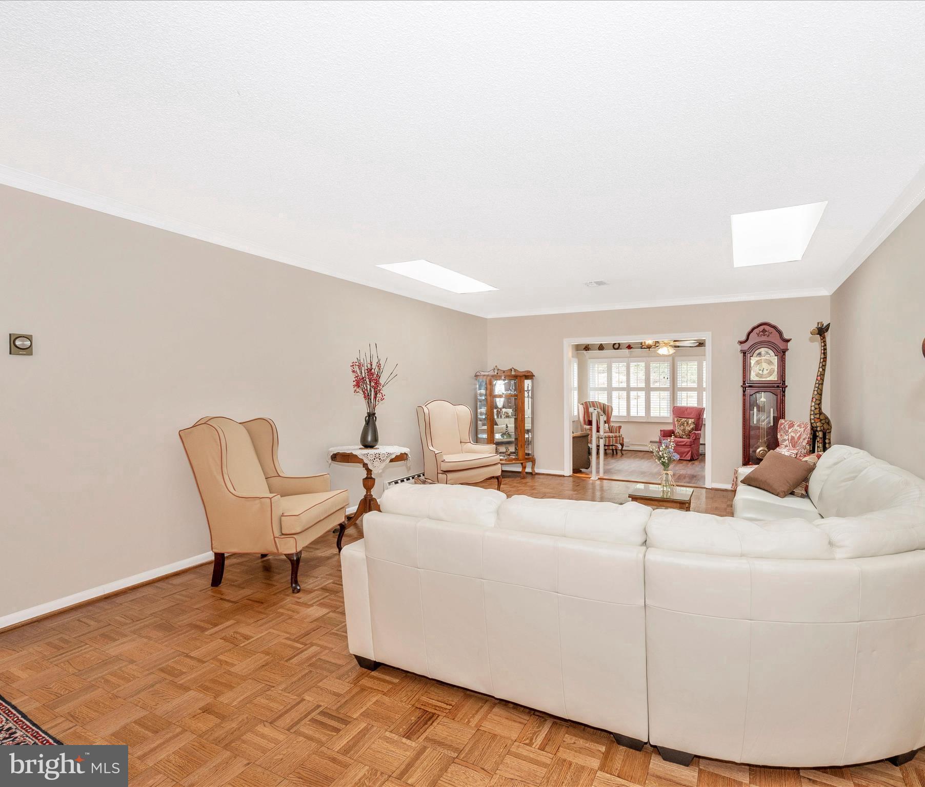 LEISURE WORLD - Residential