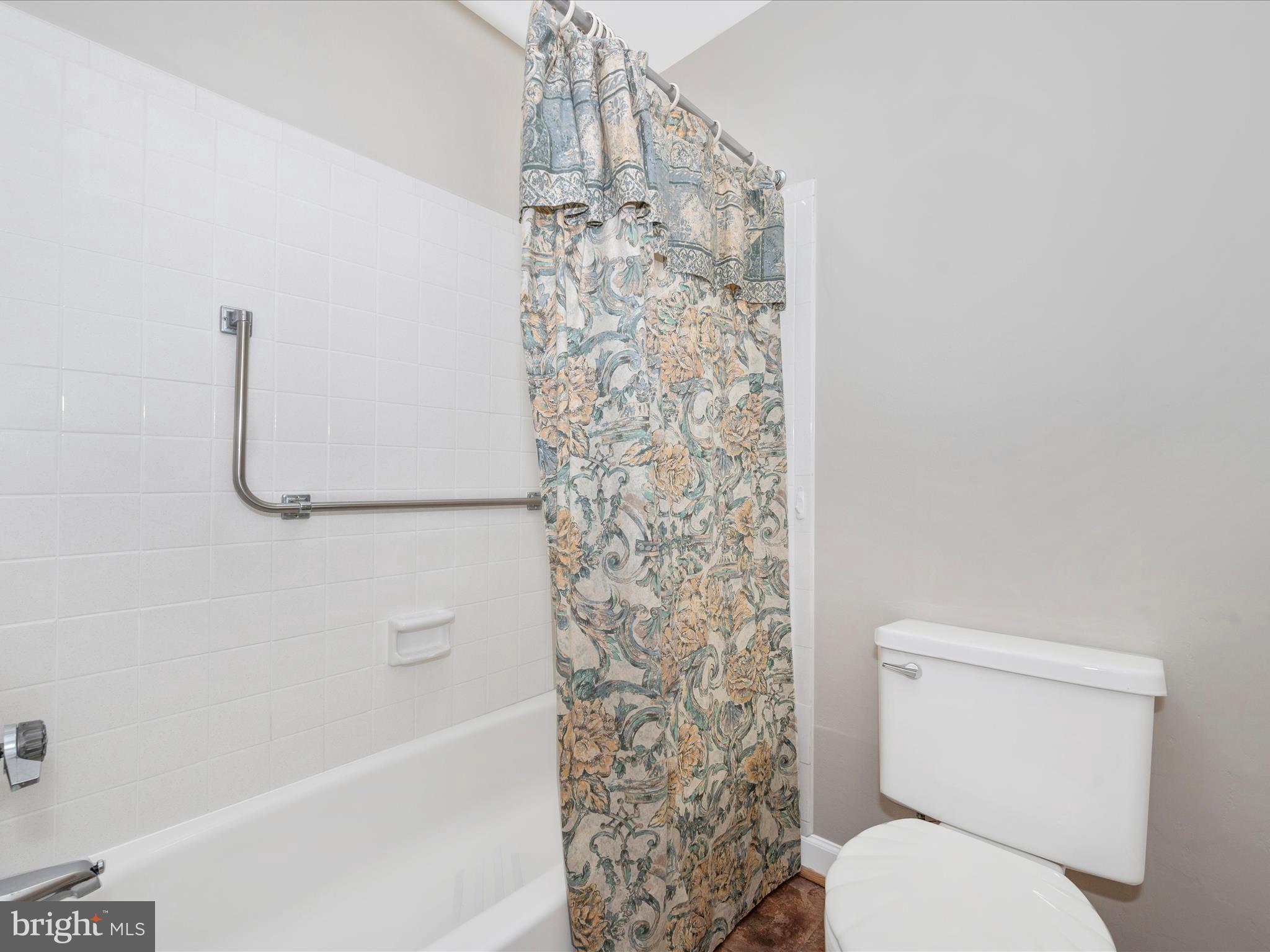 LEISURE WORLD - Residential