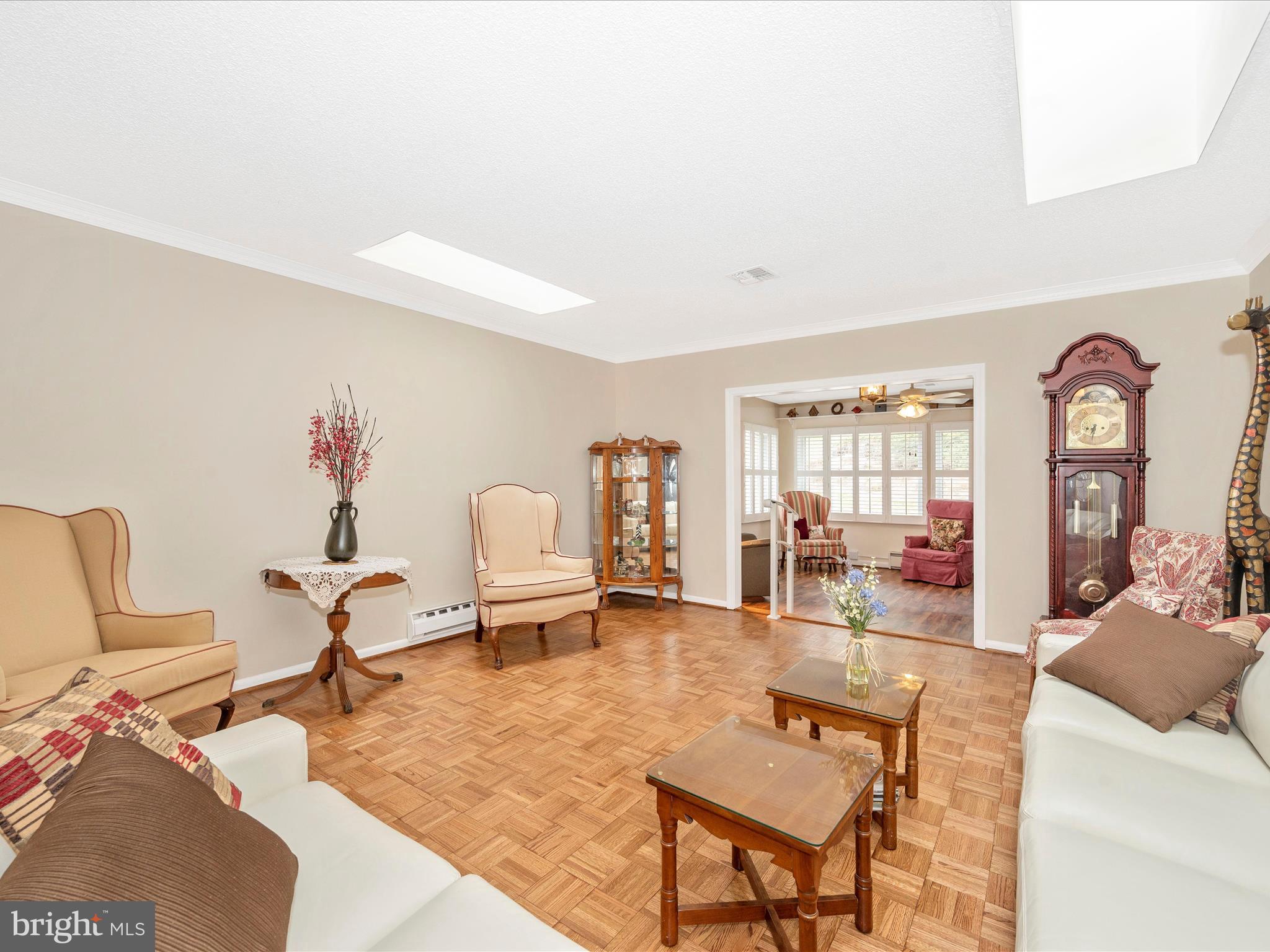 LEISURE WORLD - Residential