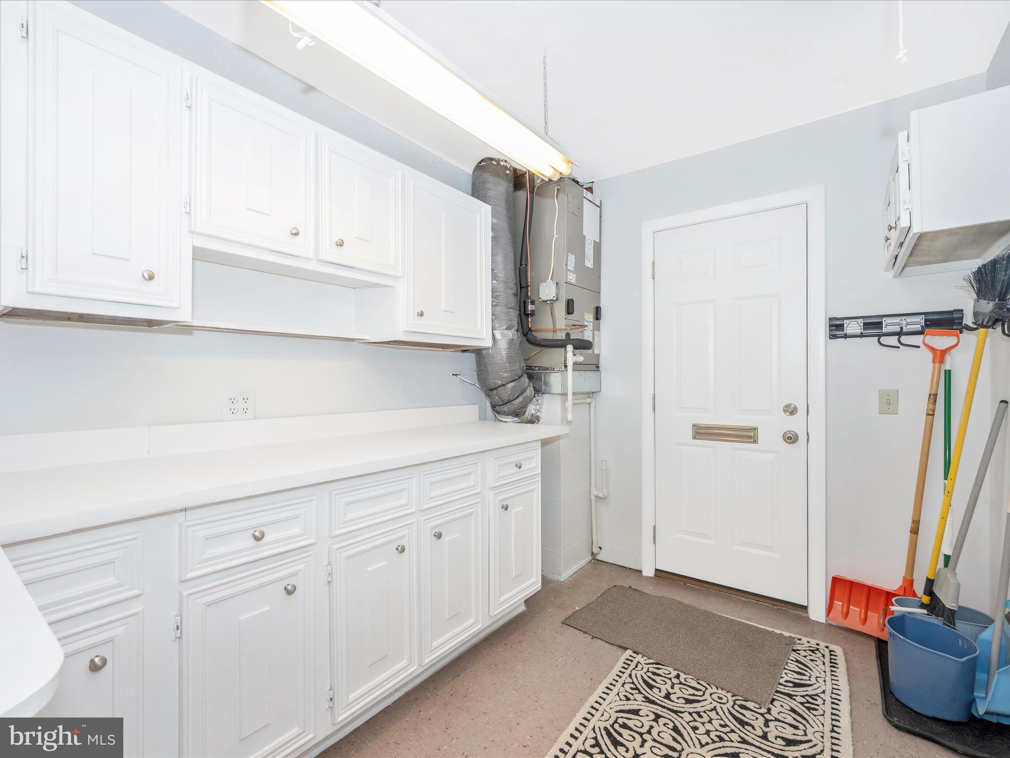 LEISURE WORLD - Residential