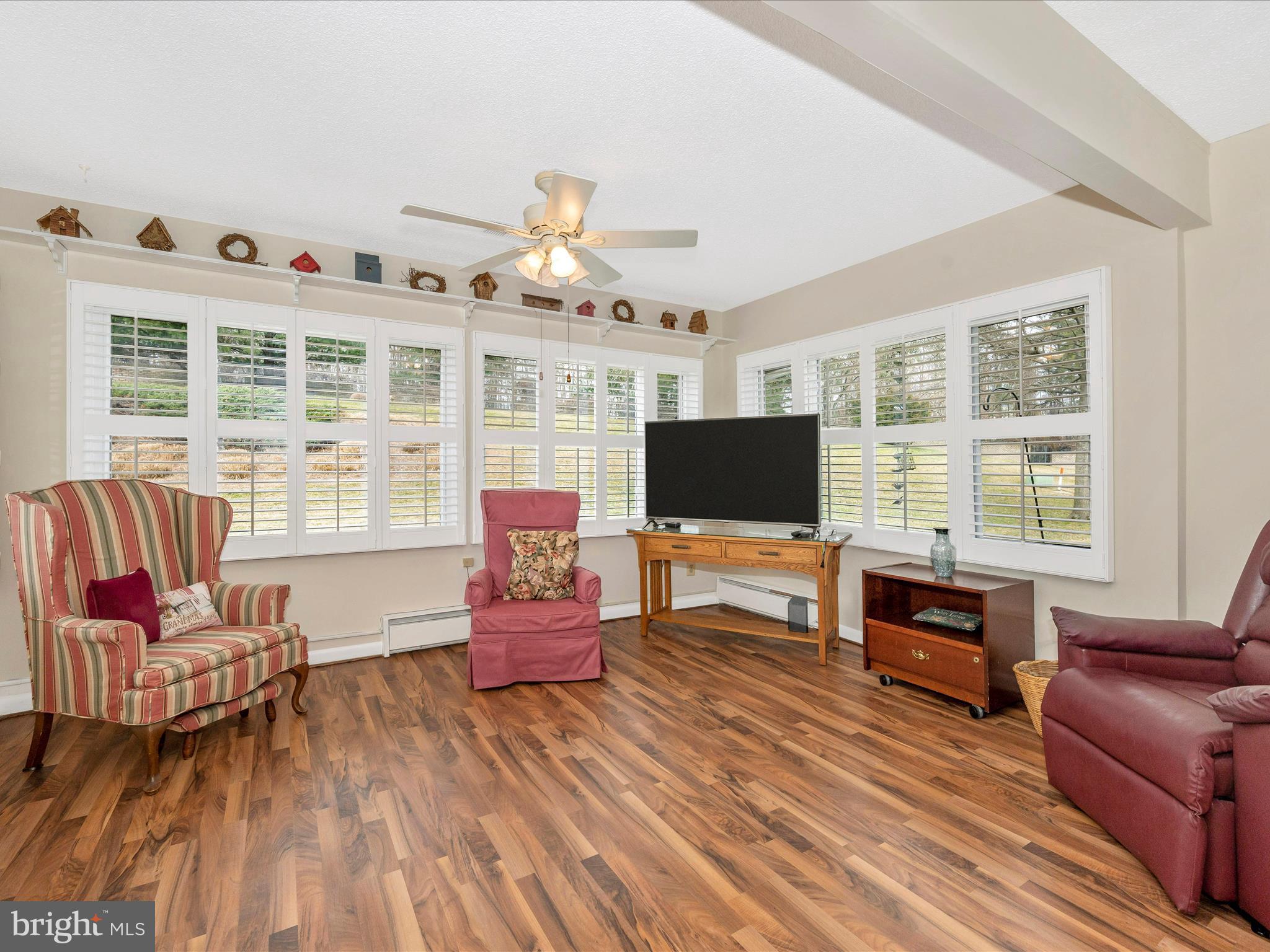 LEISURE WORLD - Residential