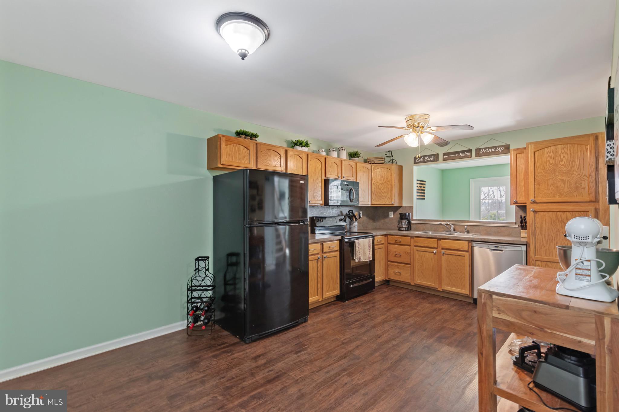 MONTGOMERY MEADOWS - Residential