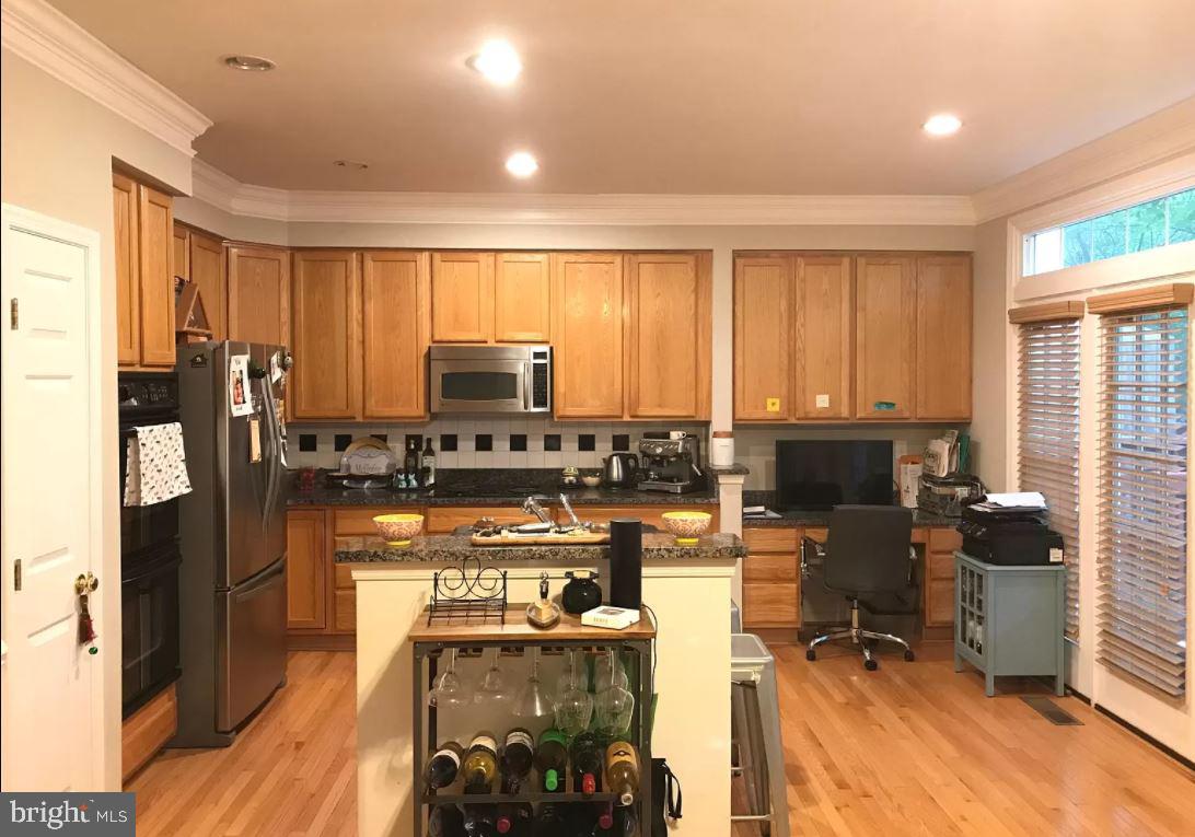 METRO PLACE AT DUNN LORING - Residential Lease