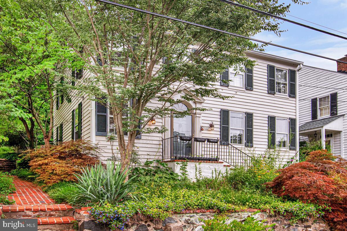 2422 PICKWICK ROAD
