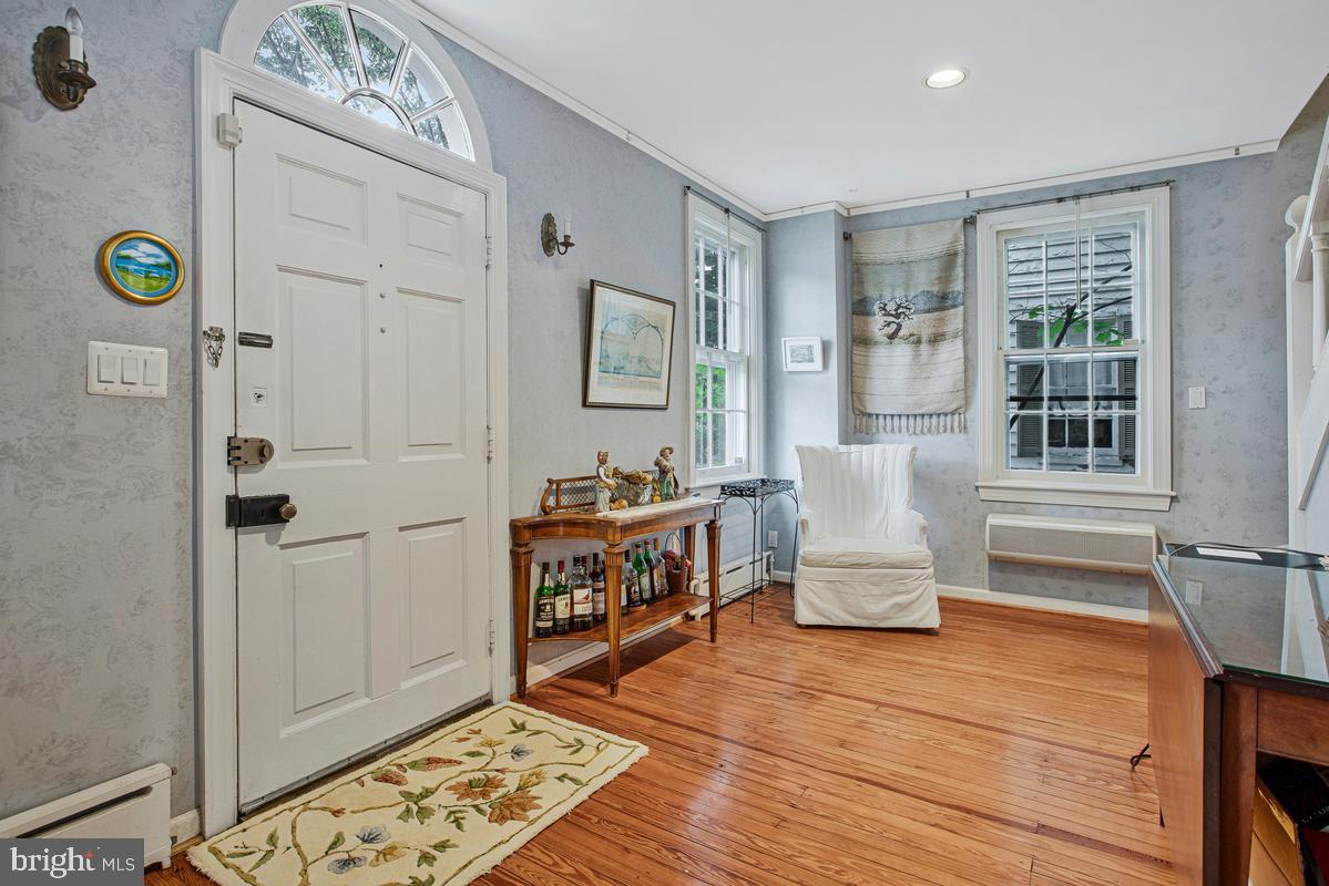 2422 PICKWICK ROAD