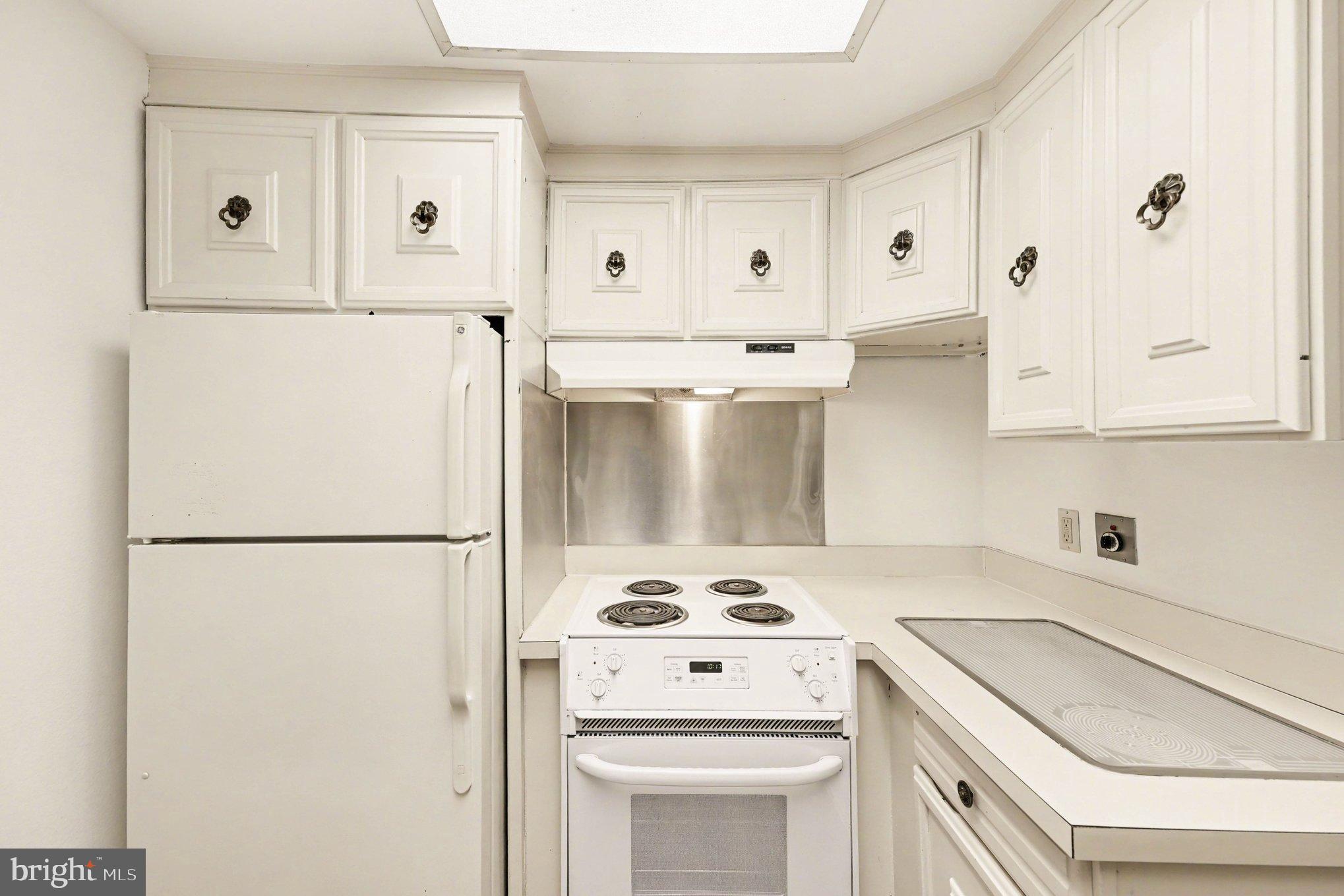 ROSSMOOR LEISURE WORLD - Residential