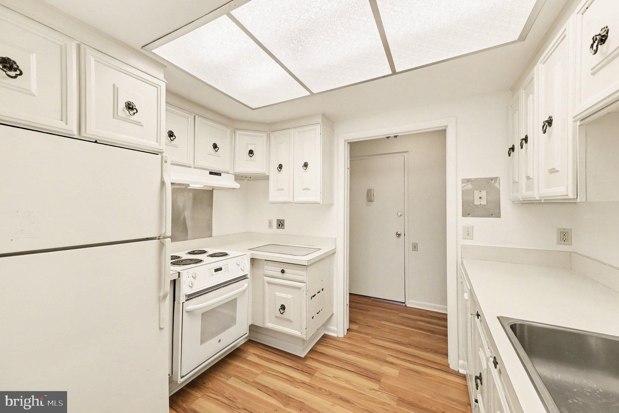 ROSSMOOR LEISURE WORLD - Residential