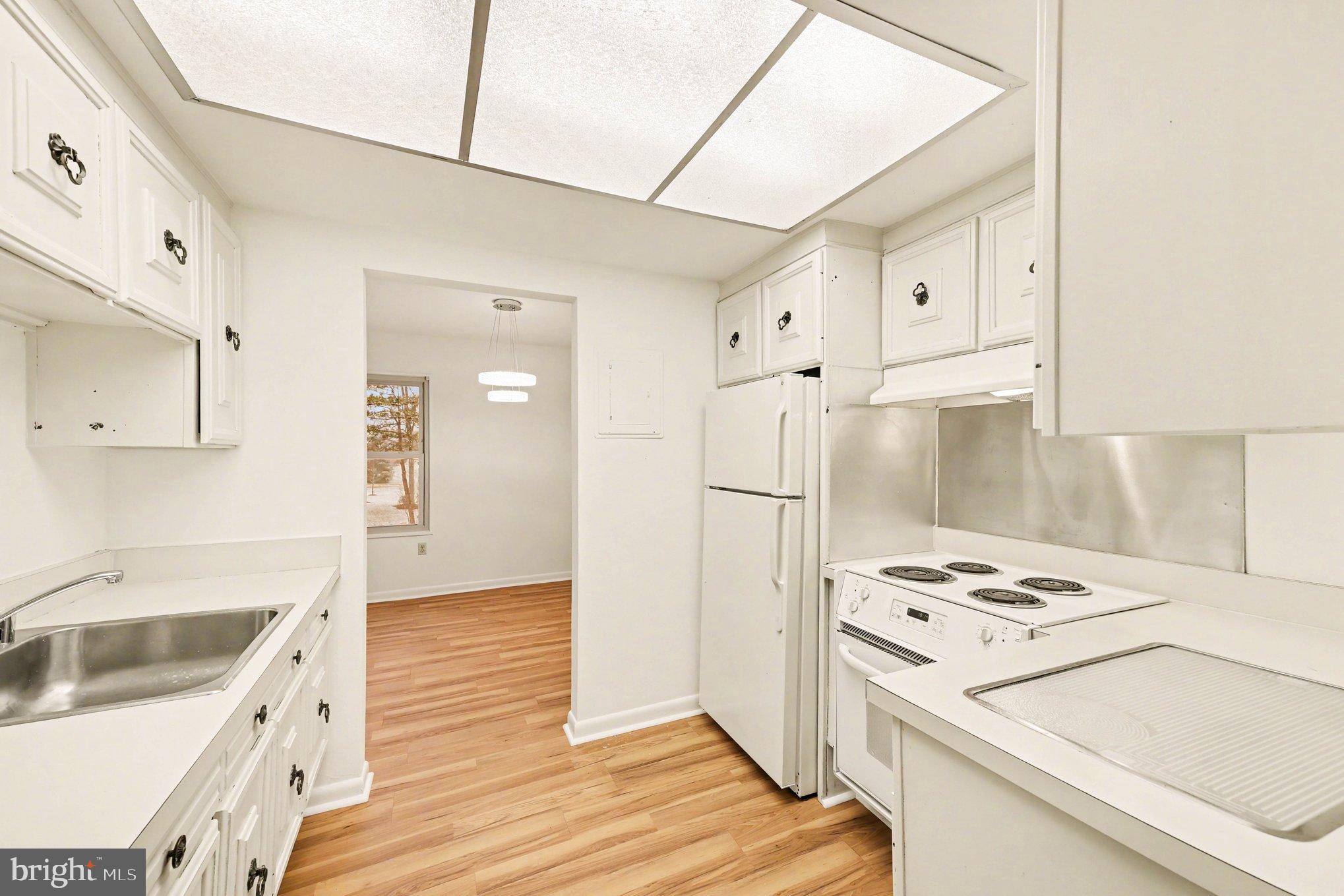 ROSSMOOR LEISURE WORLD - Residential
