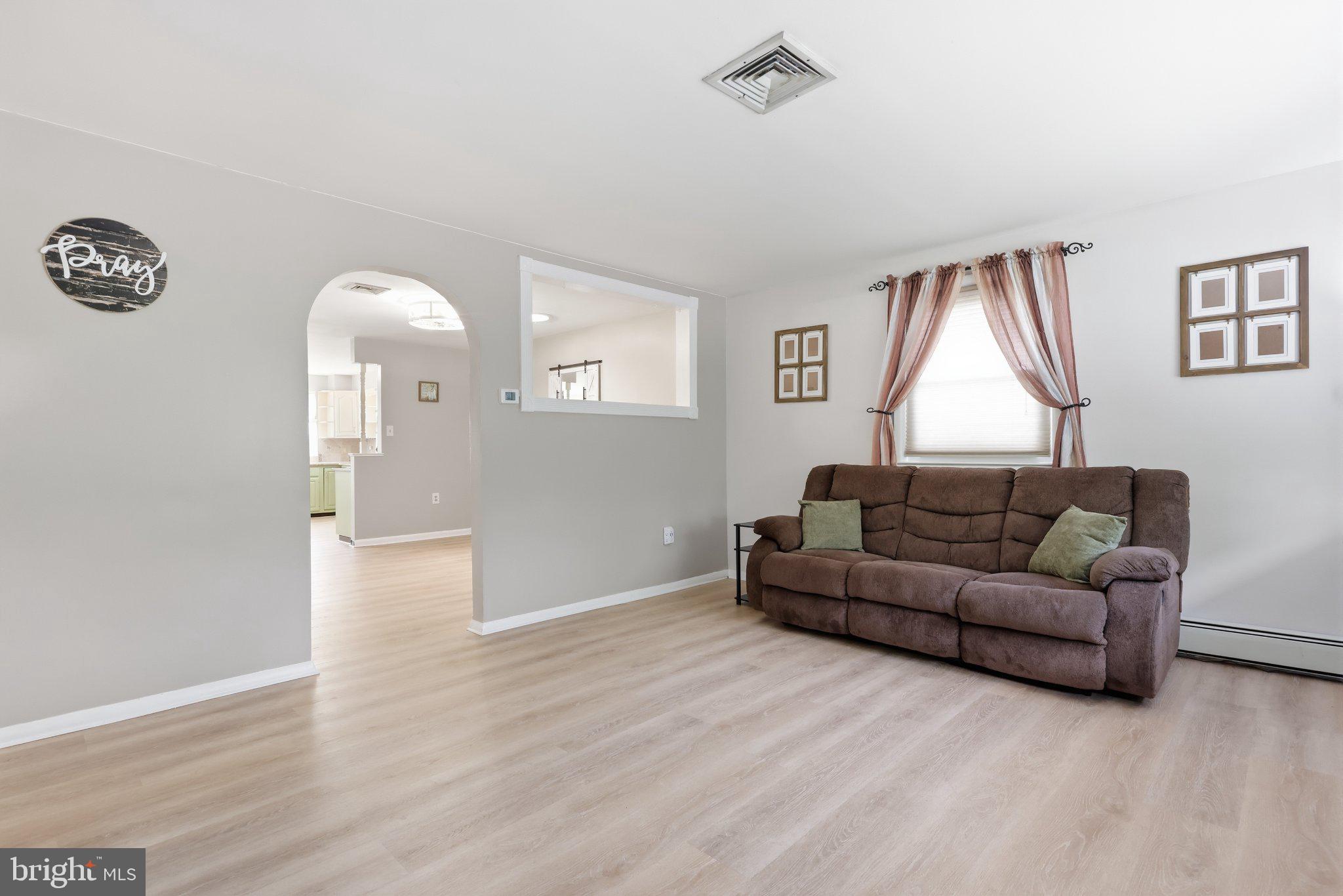 31 MAPLEVIEW DRIVE