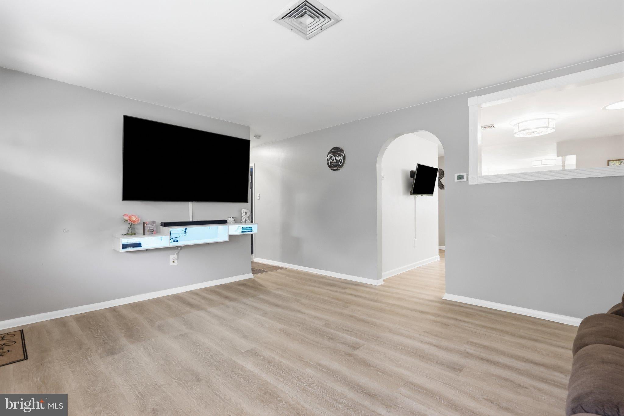 31 MAPLEVIEW DRIVE