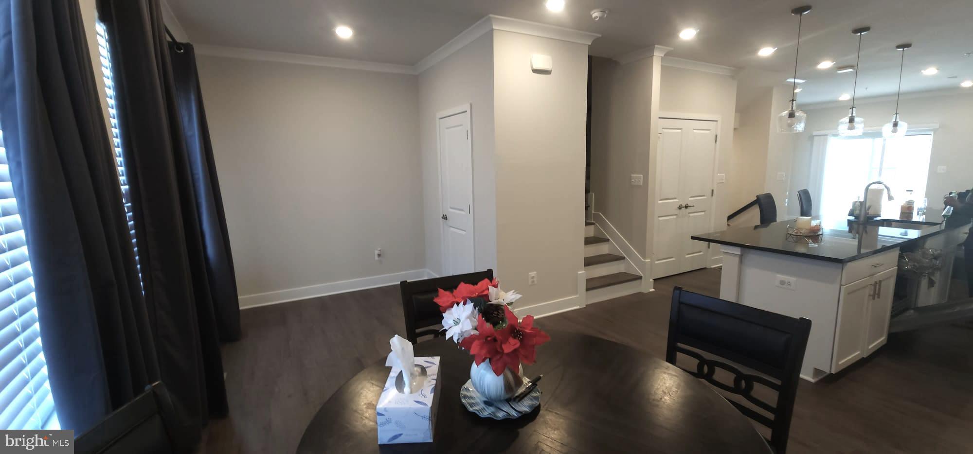 TANYARD SHORES - Residential Lease