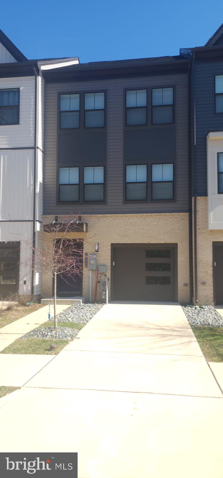 Gorgeous 3 story home, just steps away from the Tanyard Shores community center, complete with a fitness center, pool, yoga studio, coffee bar, firepit and indoor and outdoor dining areas. Tanyard Shores sits right between Route 10, Route 100, I-97 and I-695 and provides easy access to entertainment, shopping, parks, dining and a coming soon boat dock. The community also includes hiking trails, dog parks and wash station, a playground for children, a beach area with kayak storage and water access at the Marley Neck Peninsula, and is just 10 miles from Baltimore Washington International Airport, 15 miles from Baltimore's Inner Harbor and 18 miles from Annapolis. It is also nestled between two MARC train stations, Fort Meade, the NSA and National Business Park among other major employers. The home has a deck, a gourmet kitchen, a luxurious owner's bathroom, 3 bedrooms, a recreation room, 2 full and 2 half bathrooms, a washer and dryer on the upper level and an attached garage. Available starting April
All Applicants must provide evidence of good credit score (640 minimum), great rental history (No Eviction) and job verification (Monthly income of 3x monthly rent). Processing fee of $40 each for any occupant over 18 years. All applications must be submitted online.
Ready to show with appointment. Minimum Criteria : Credit Score : 640+ Income : $9,600 a month ( Voucher accepted in lue of income ) Excellent rental history - No evictions and not more than 2 late payments in a year , Pets allowed on a case by case basis. 1 month security deposit $100 repair deductible on all repairs Minimum of 450K renters' insurance policy
