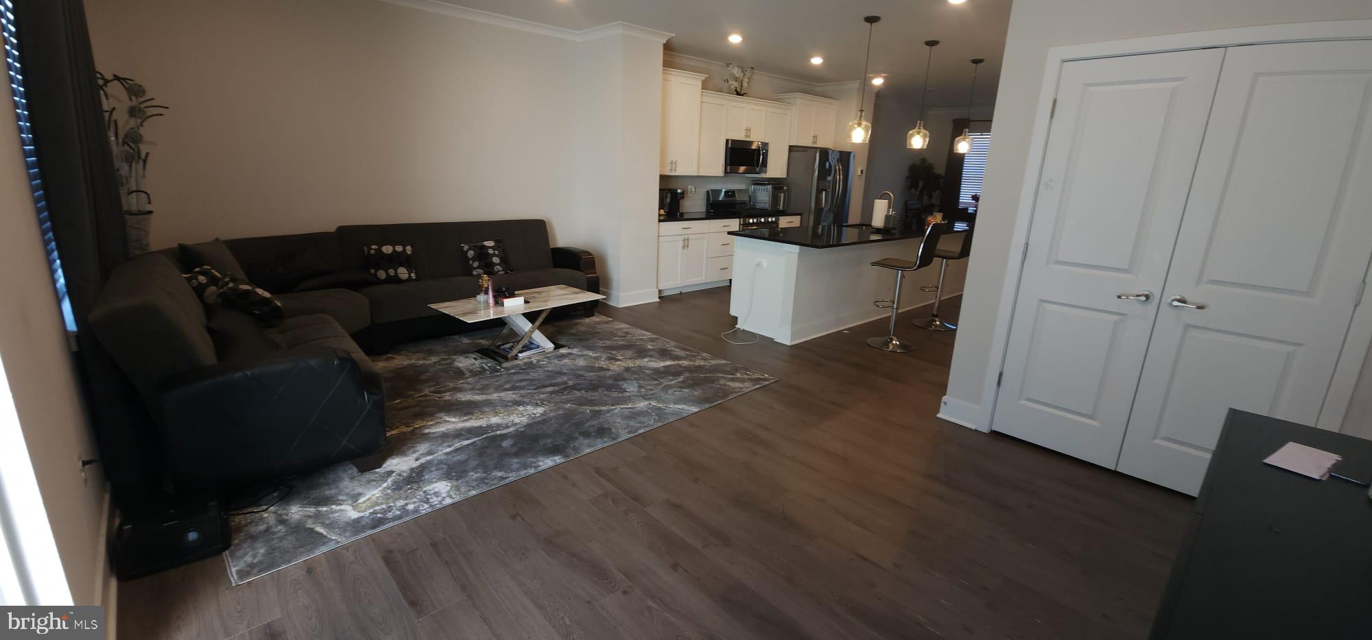 TANYARD SHORES - Residential Lease