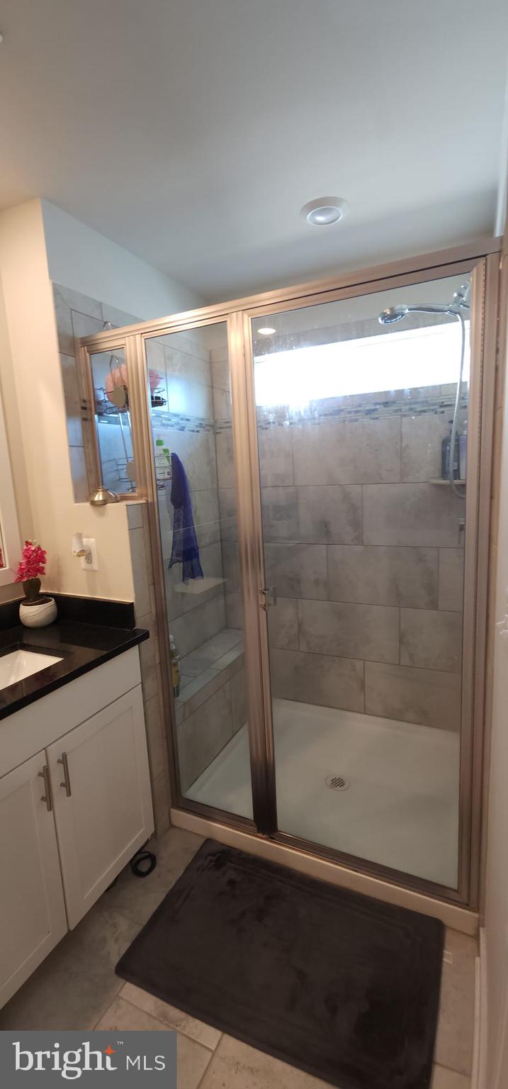 TANYARD SHORES - Residential Lease