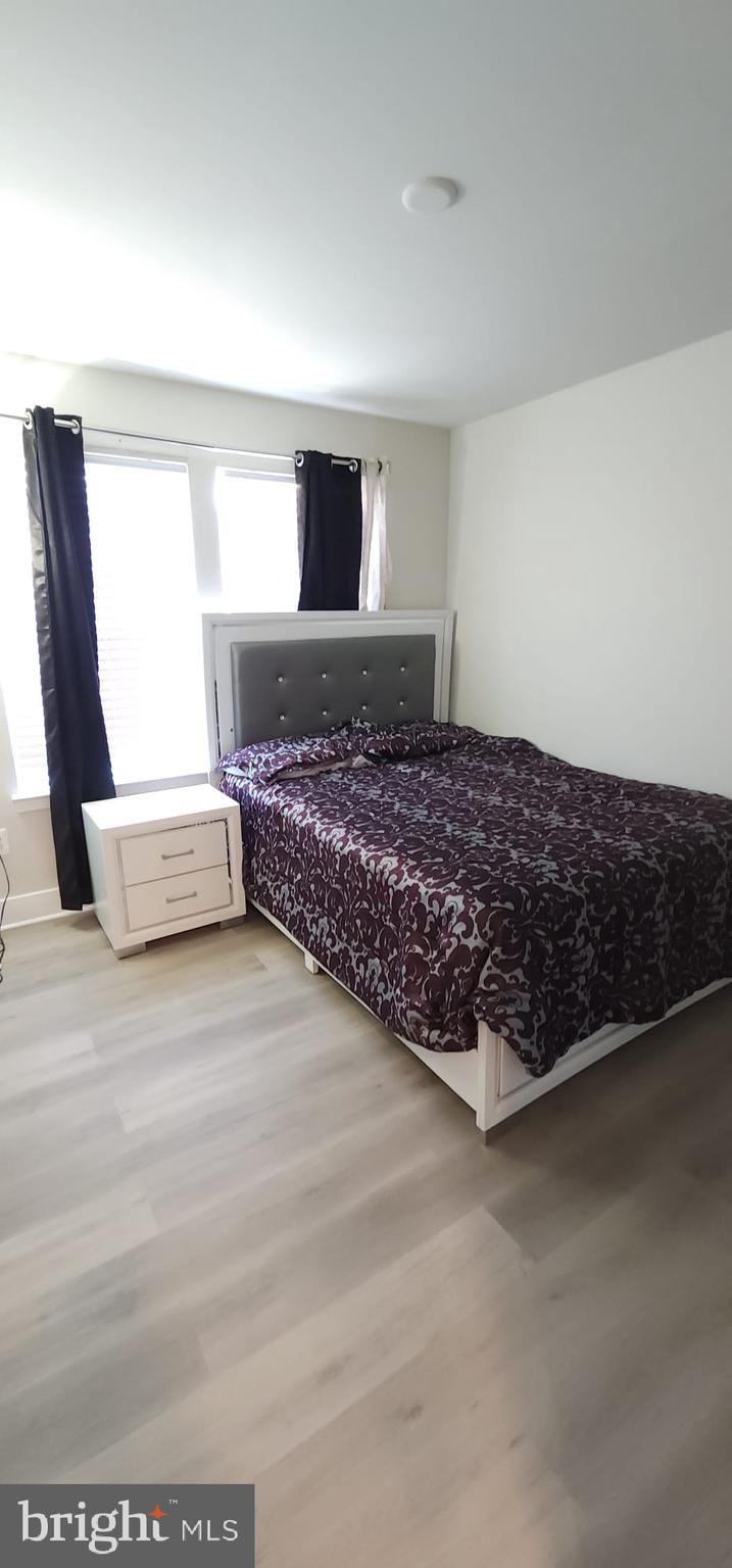 TANYARD SHORES - Residential Lease