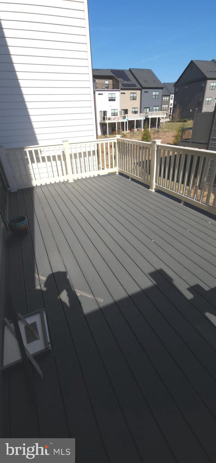 TANYARD SHORES - Residential Lease