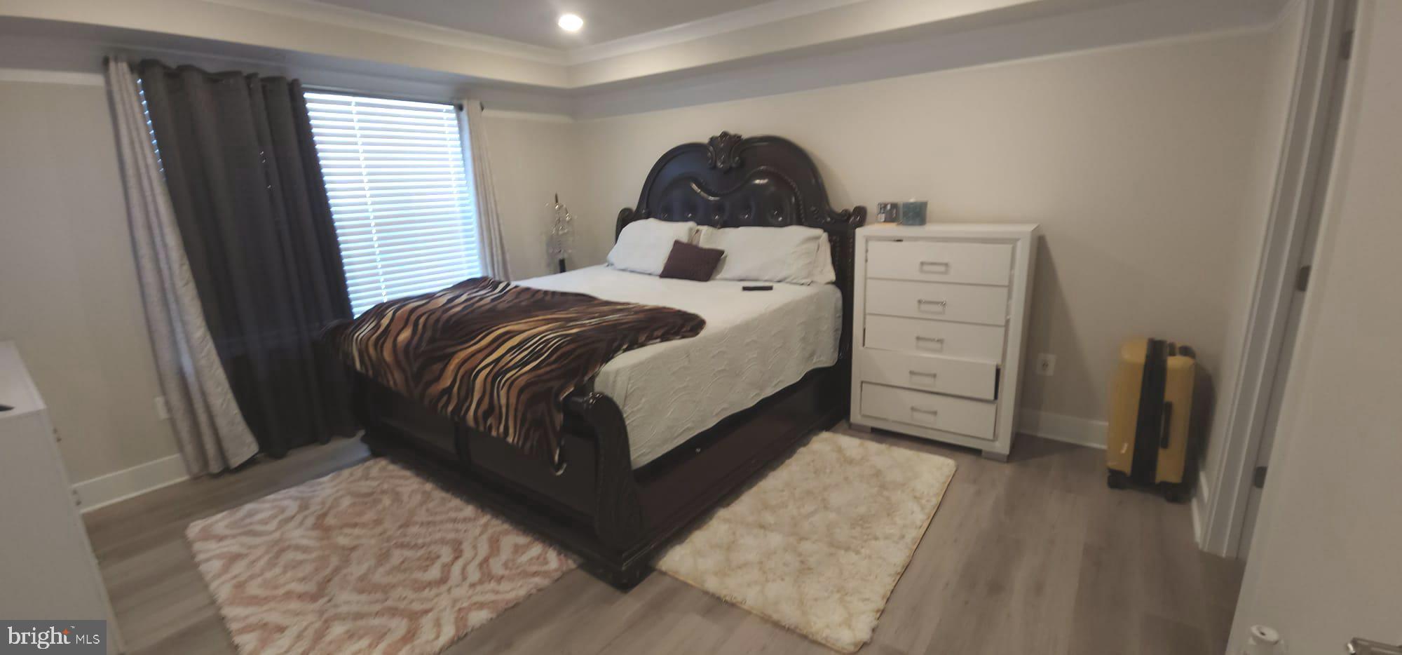 TANYARD SHORES - Residential Lease