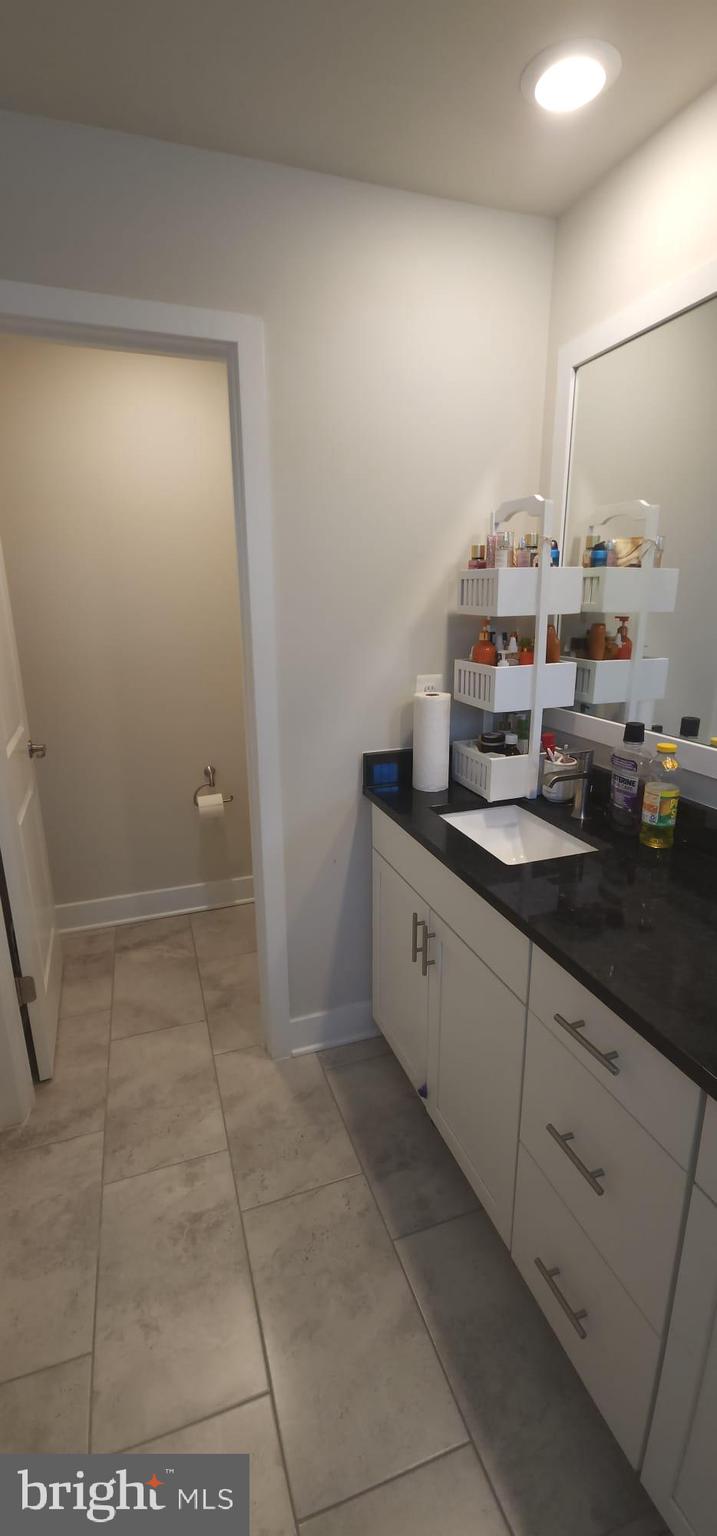 TANYARD SHORES - Residential Lease