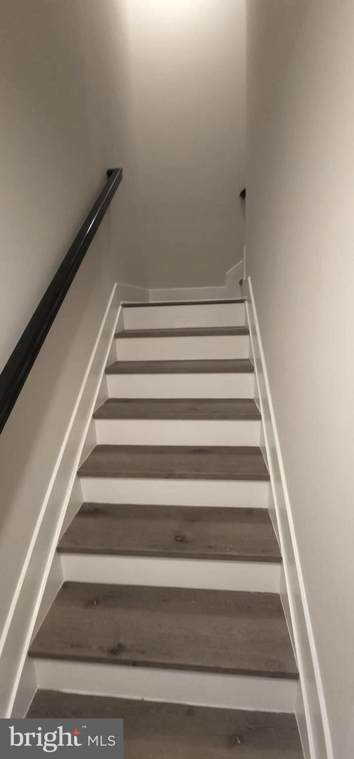 TANYARD SHORES - Residential Lease