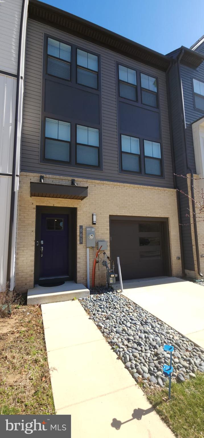 TANYARD SHORES - Residential Lease