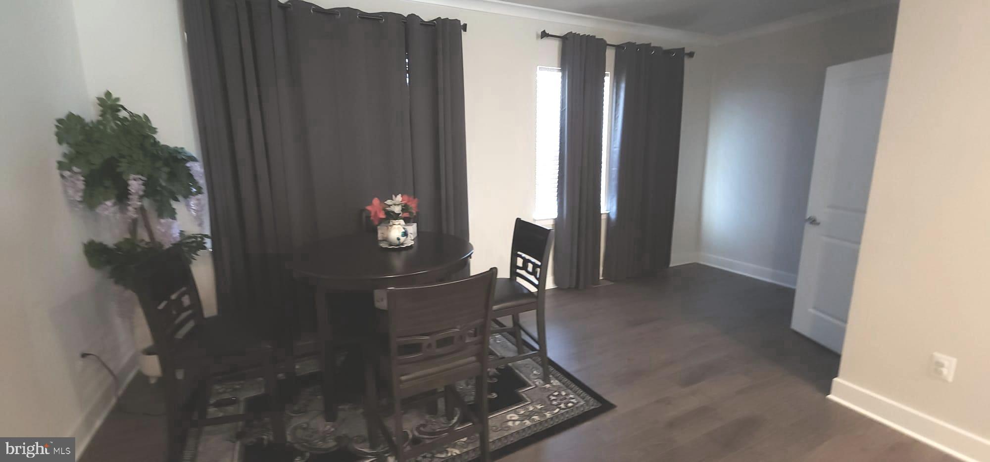 TANYARD SHORES - Residential Lease