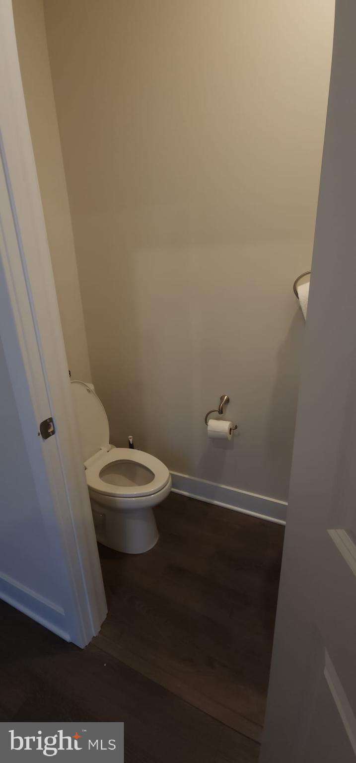 TANYARD SHORES - Residential Lease