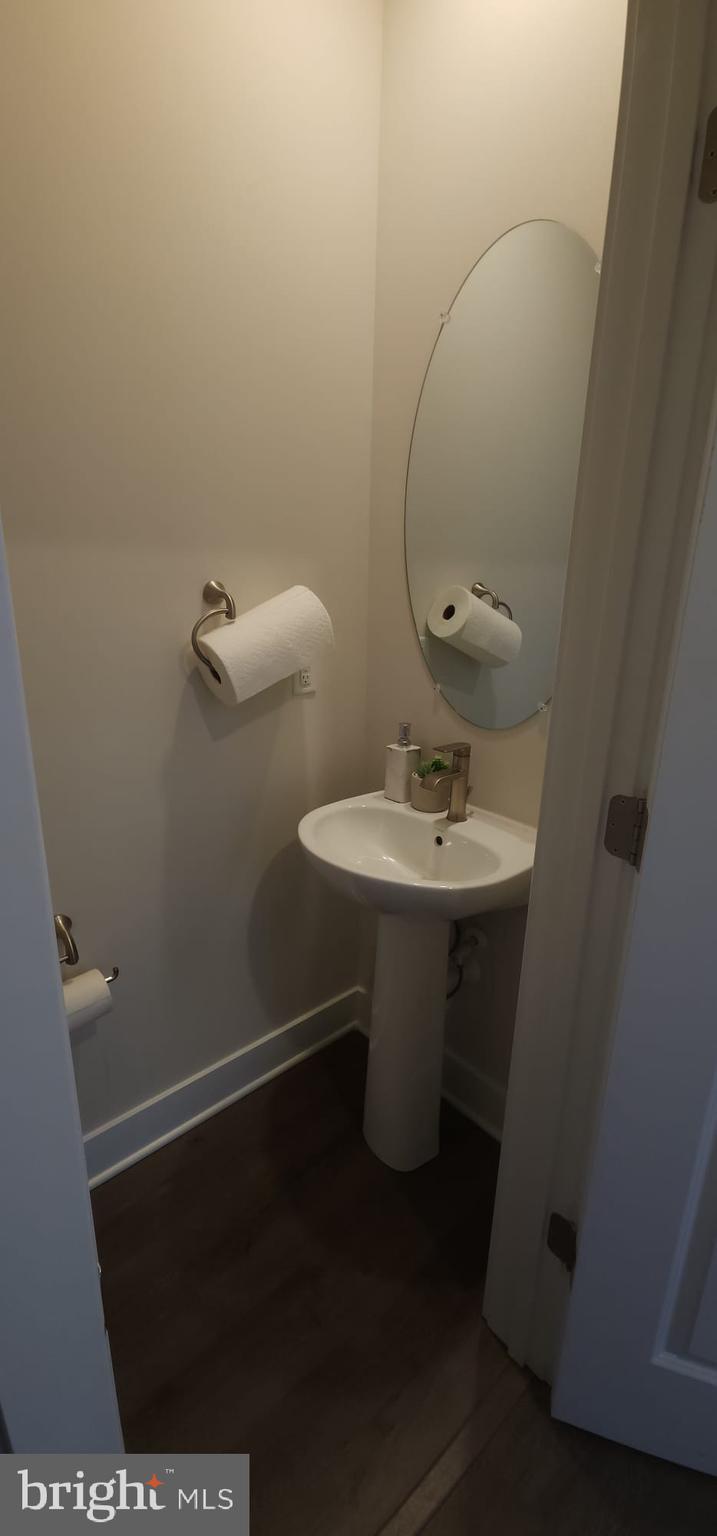 TANYARD SHORES - Residential Lease