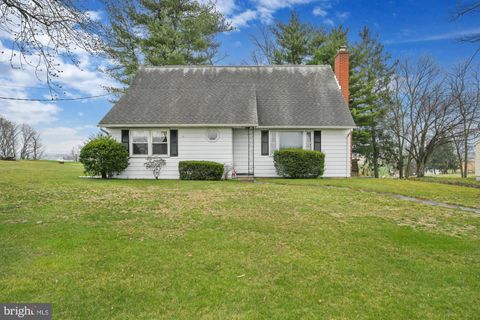 Photo of 481 FOREMAN RD, ELIZABETHTOWN, PA 17022 (MLS # PALA2032186)