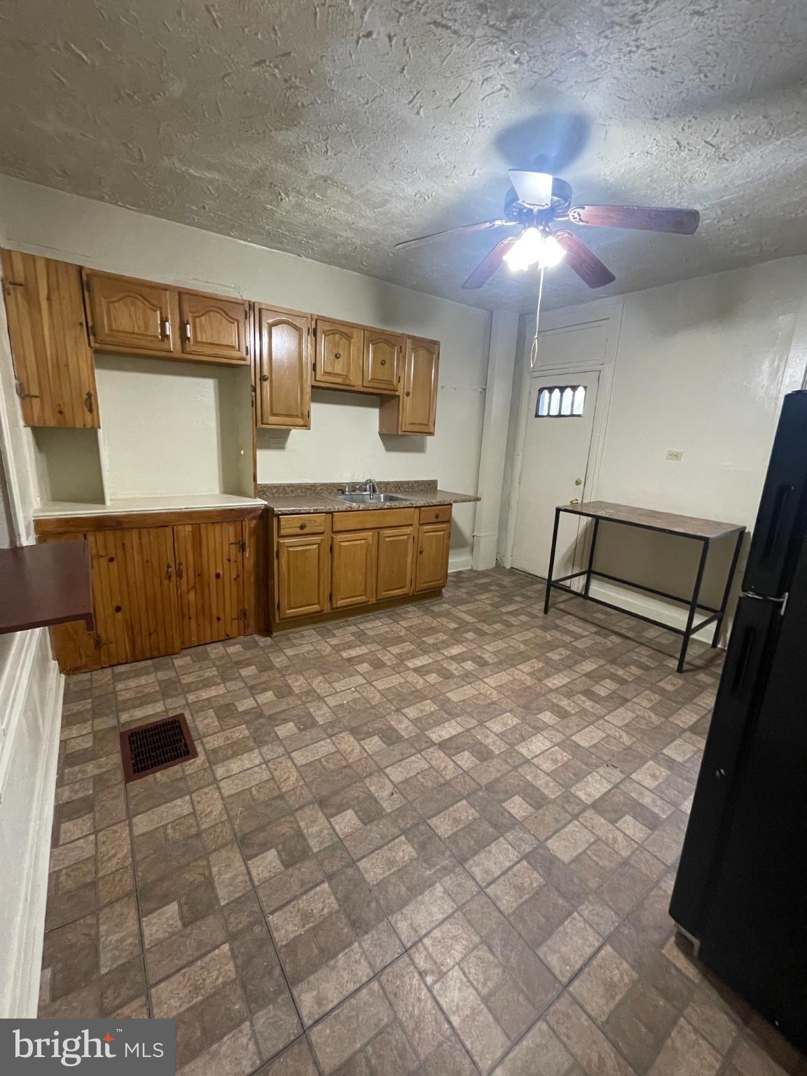 SANDTOWN-WINCHESTER - Residential