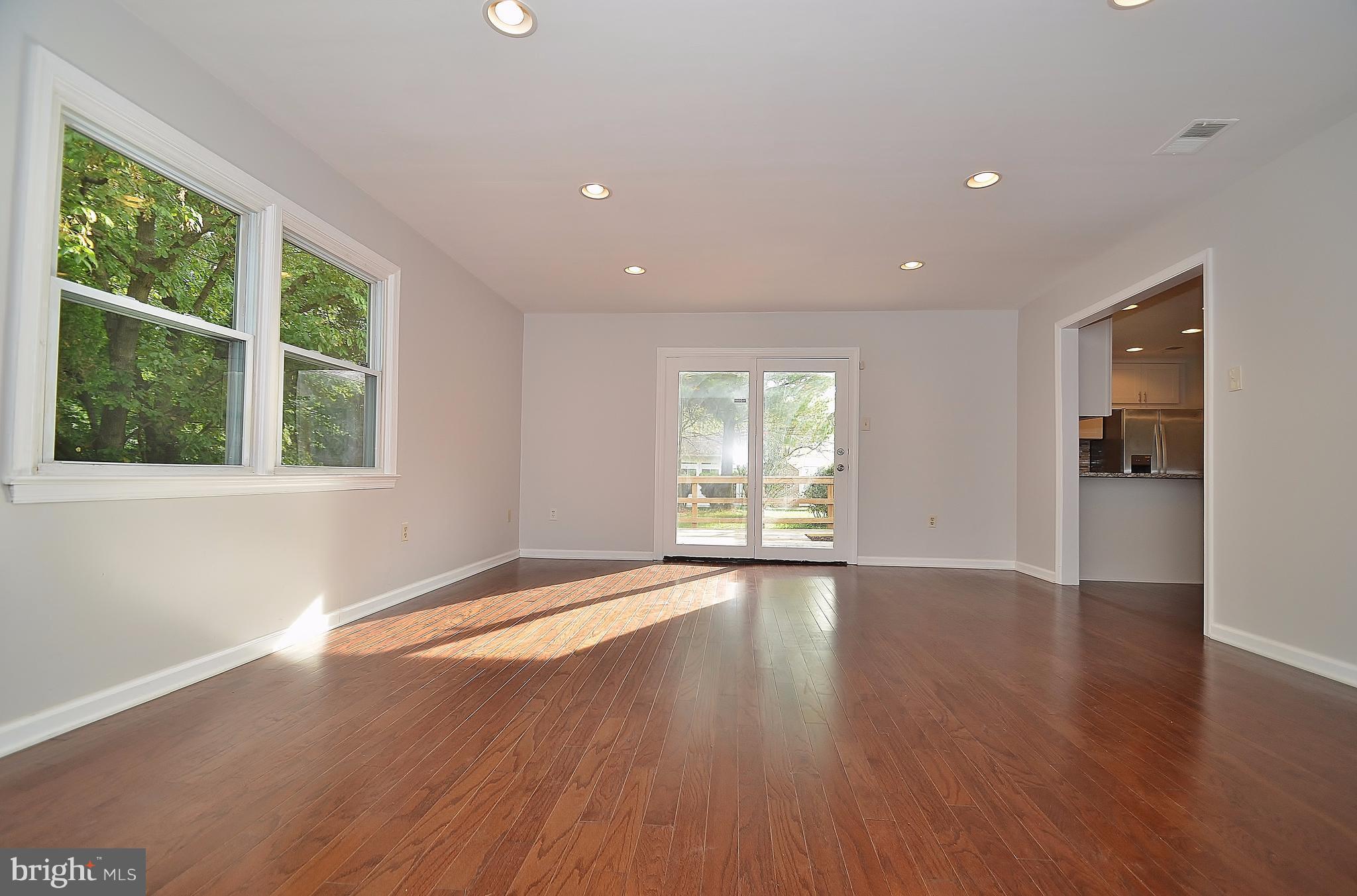 RAMBLING HILLS - Residential