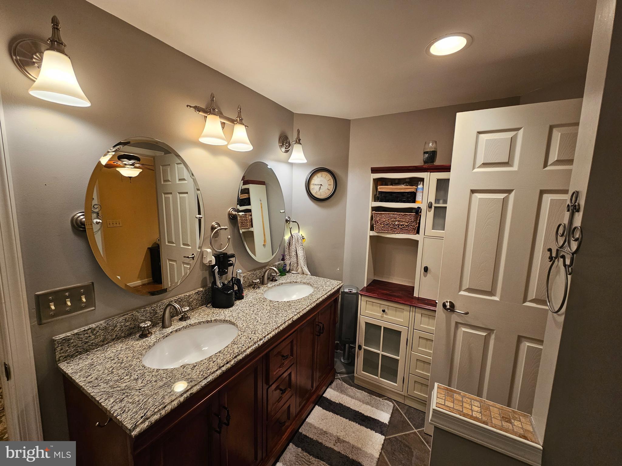 APPLE LANE - Residential