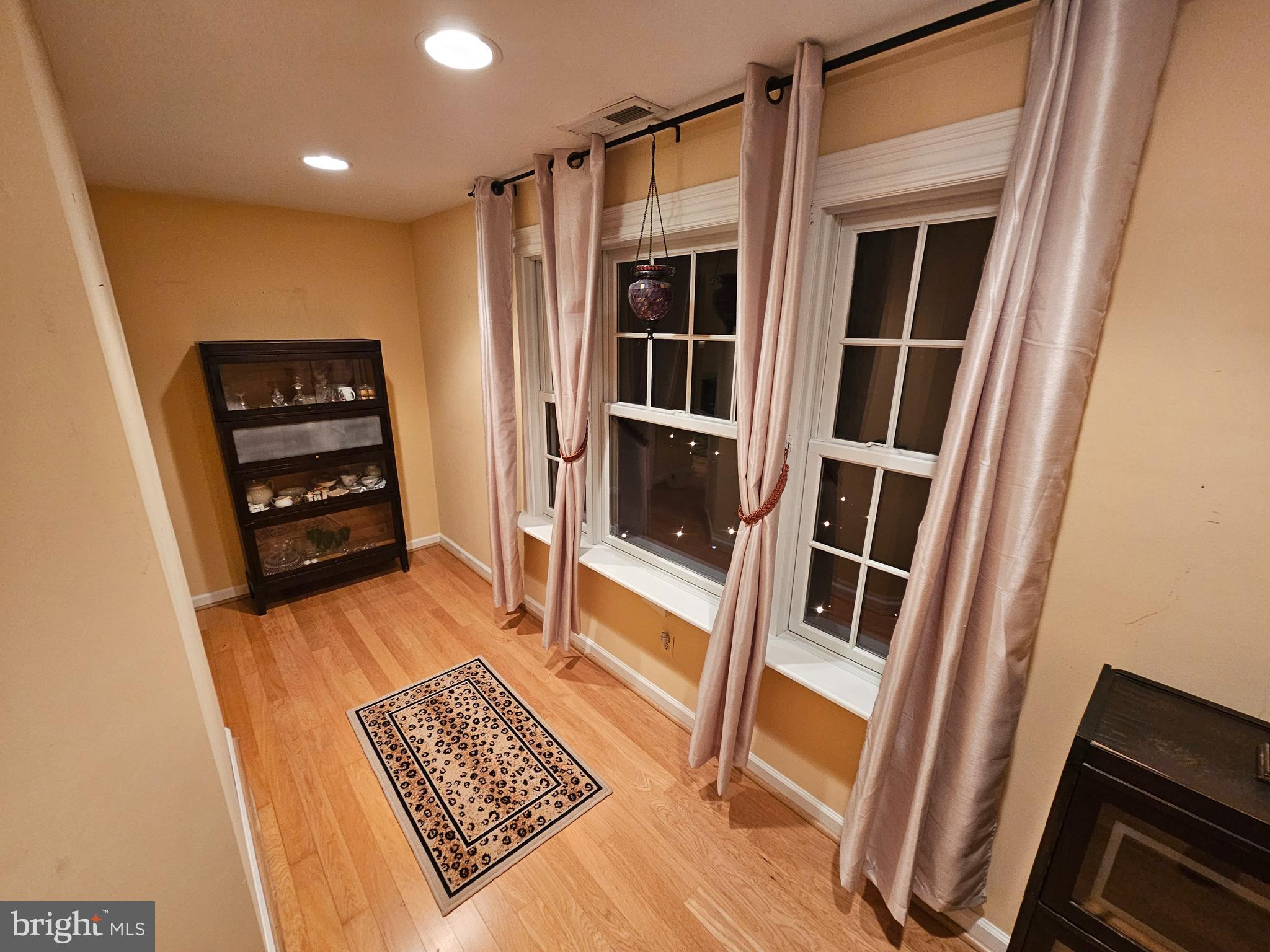 APPLE LANE - Residential