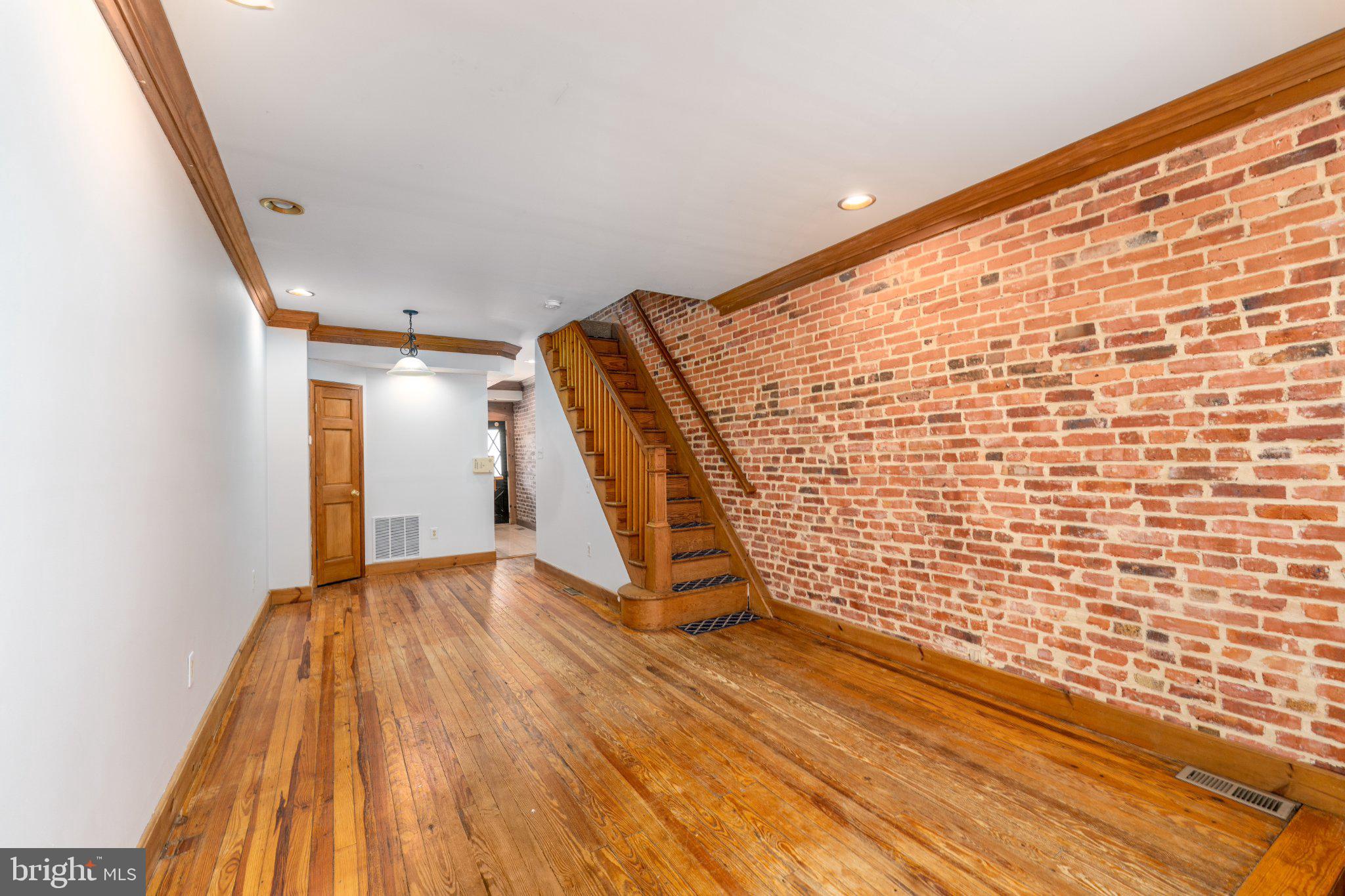 2619 FLEET STREET