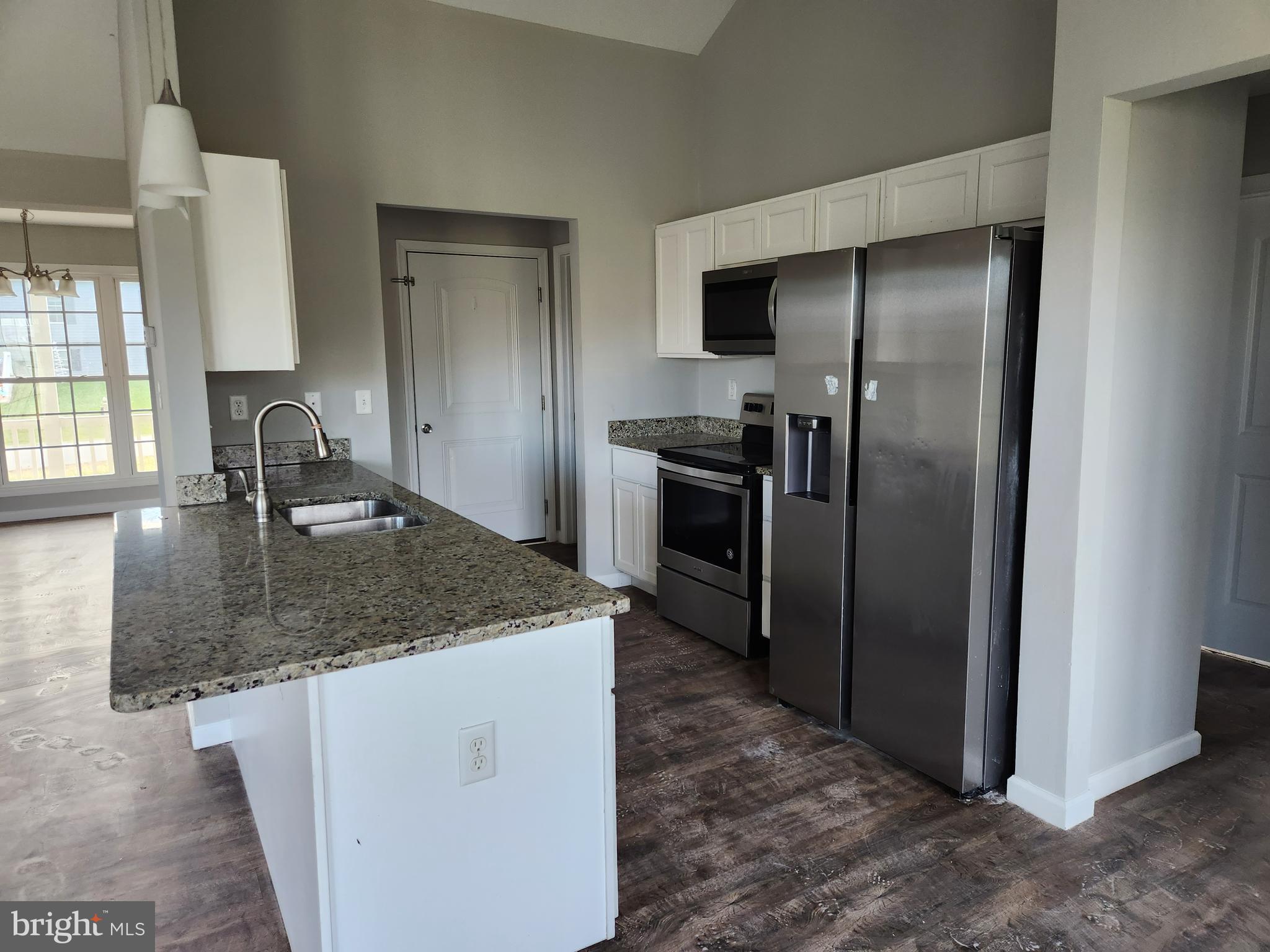 PEBBLE RIDGE - Residential Lease