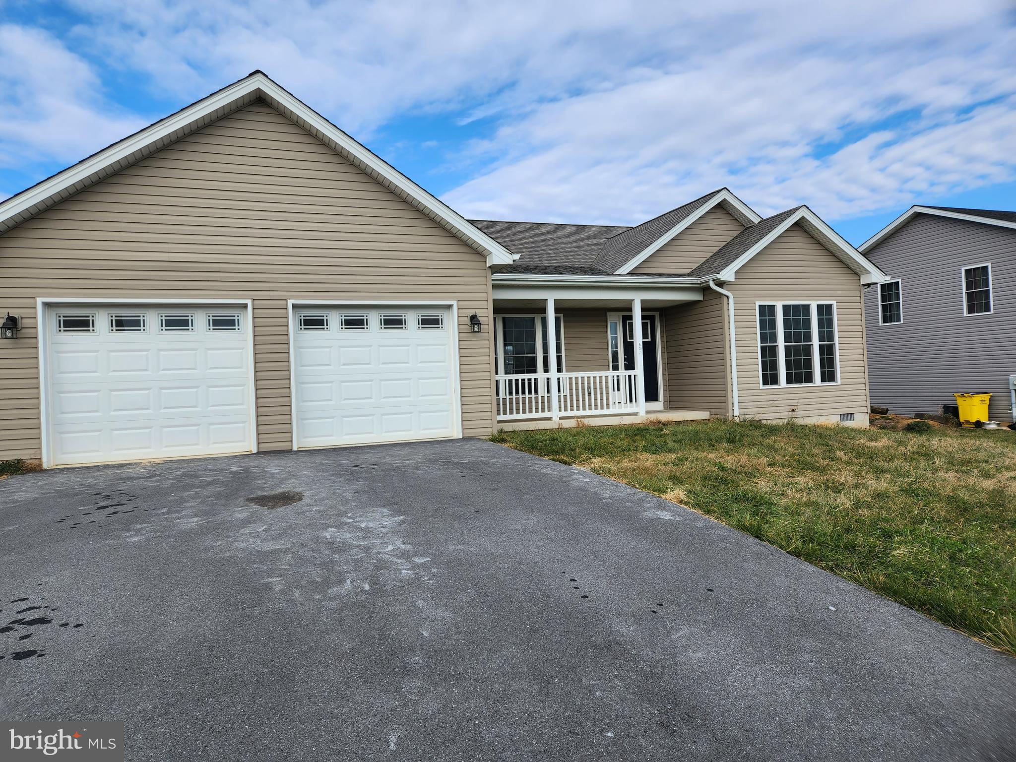 PEBBLE RIDGE - Residential Lease