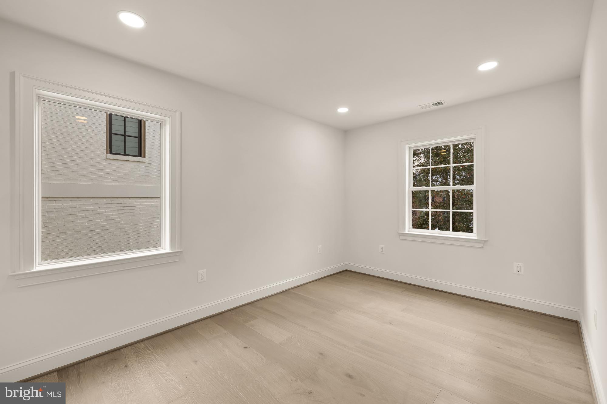 SPRING VALLEY - Residential