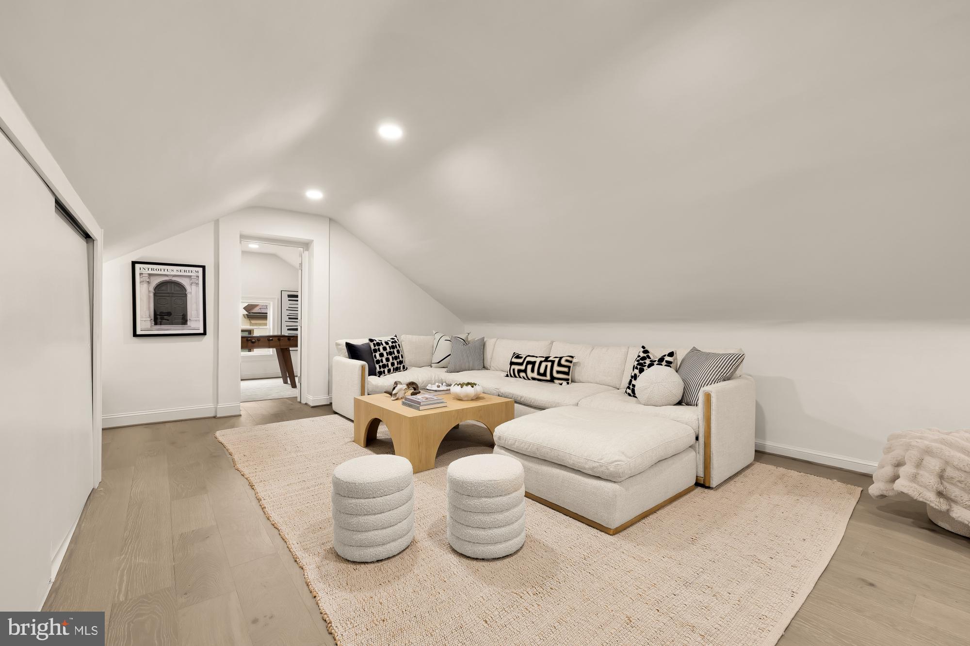 SPRING VALLEY - Residential