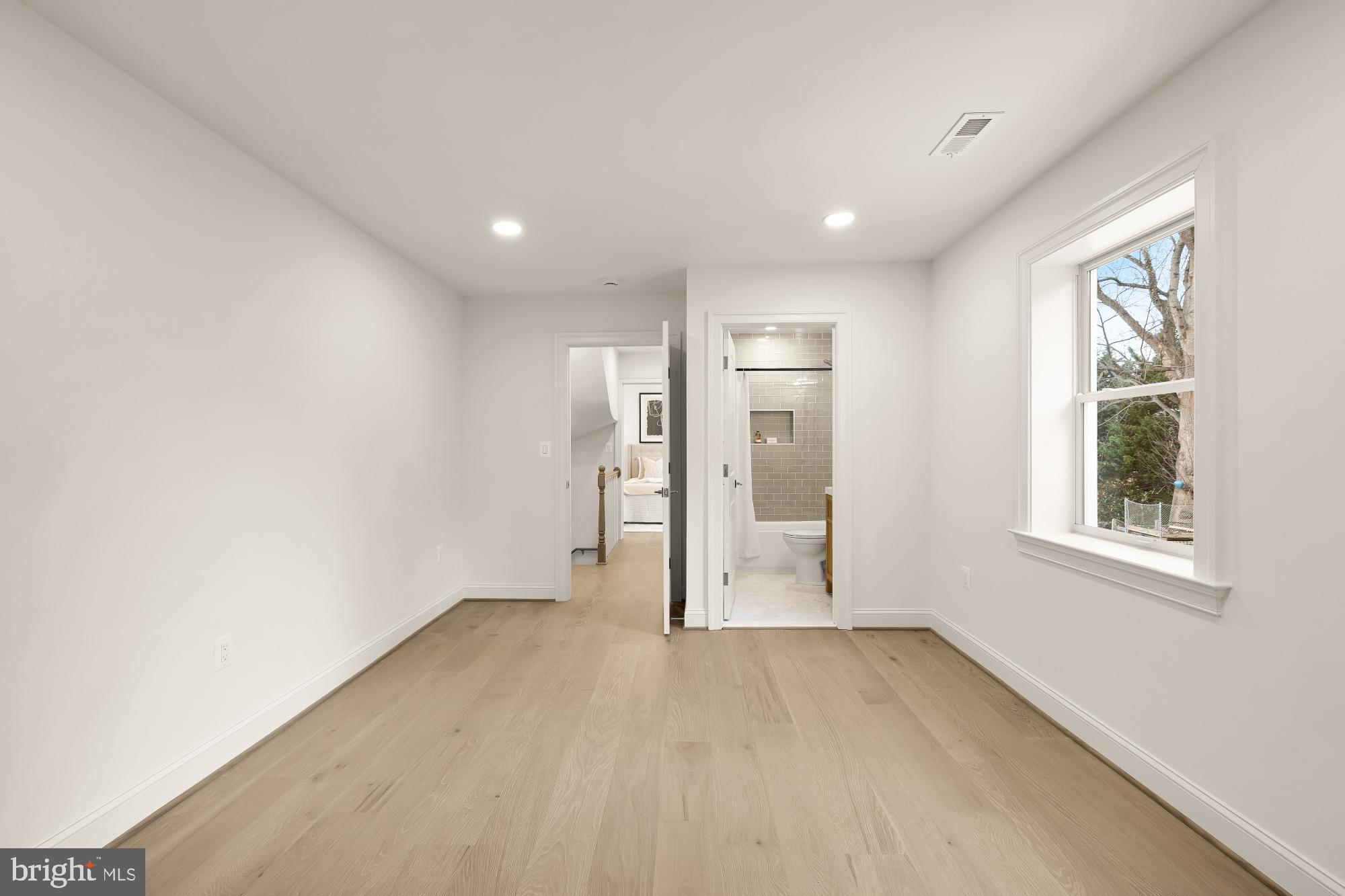SPRING VALLEY - Residential