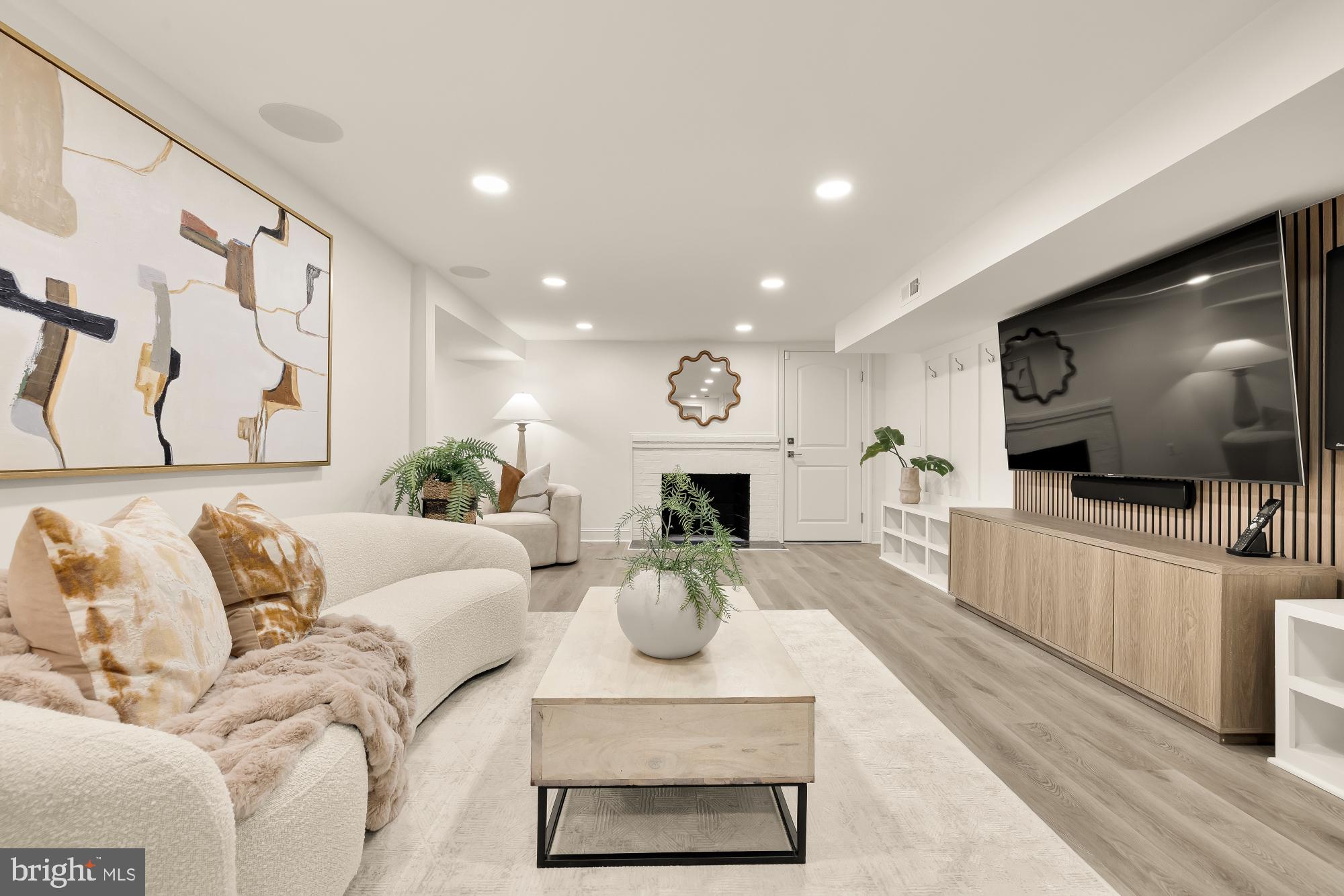 SPRING VALLEY - Residential