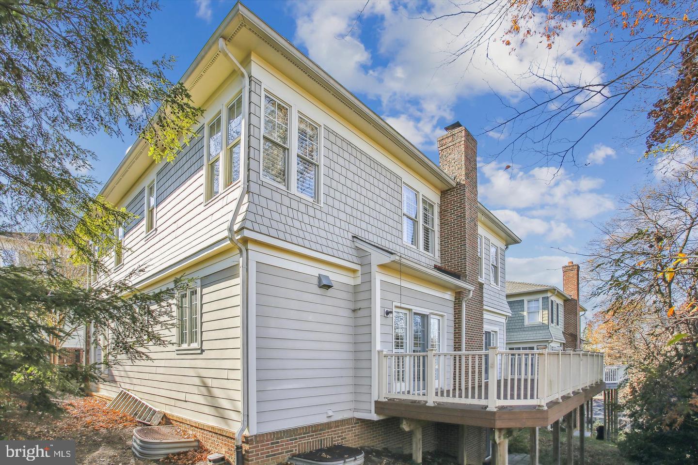 LYON HILL - Residential