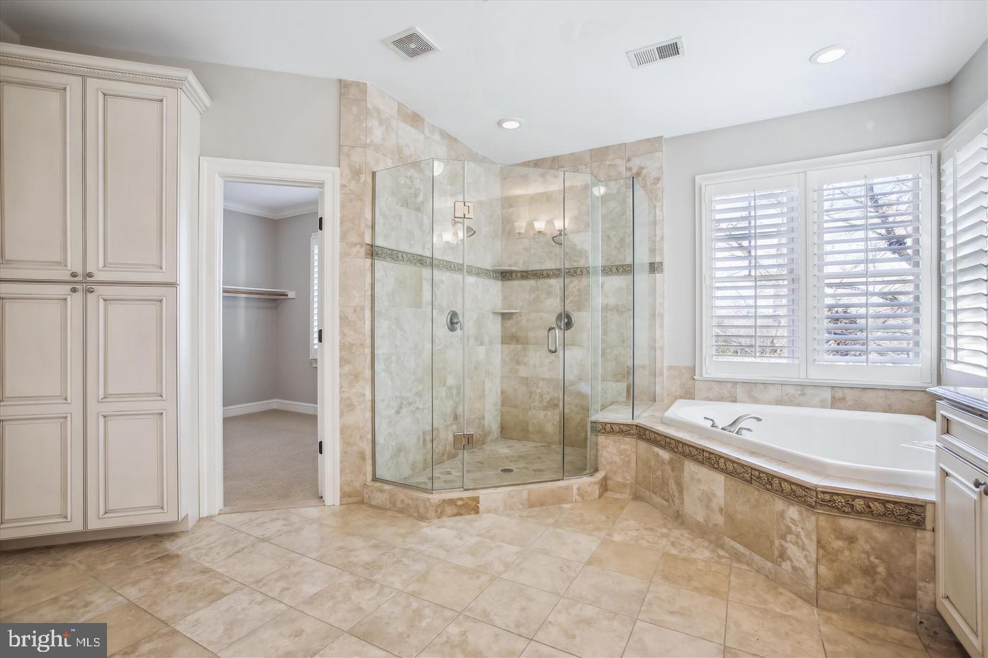 LYON HILL - Residential