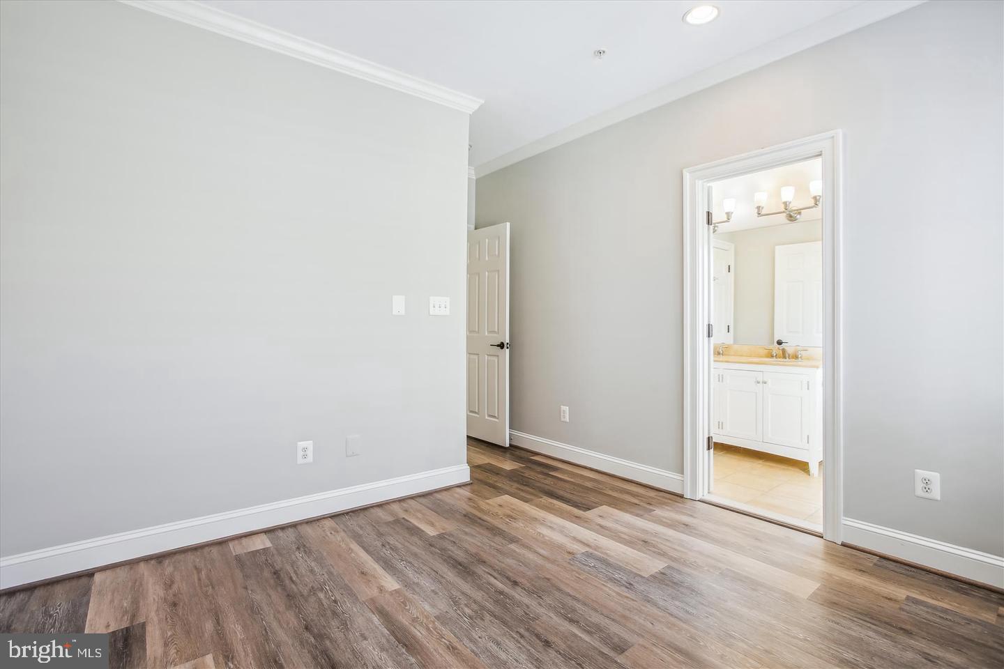 LYON HILL - Residential