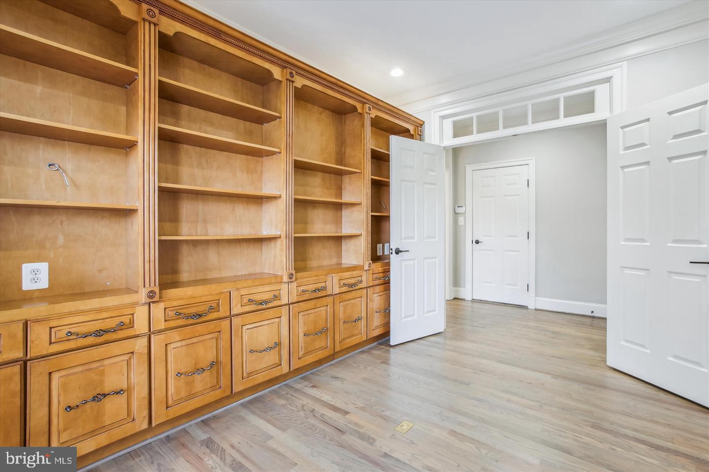 LYON HILL - Residential