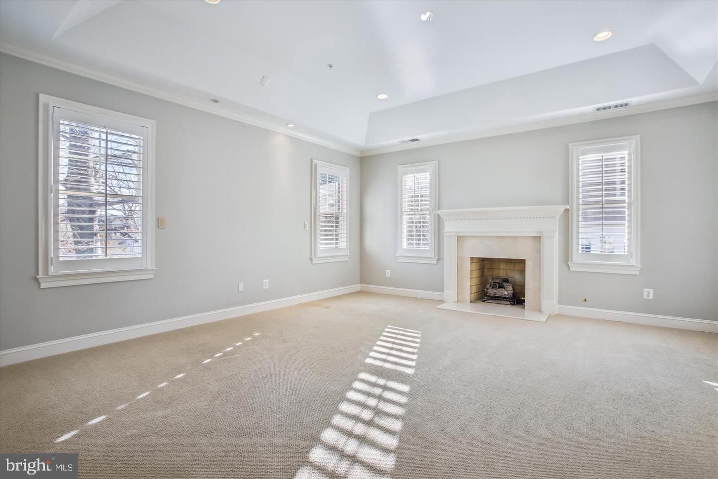 LYON HILL - Residential