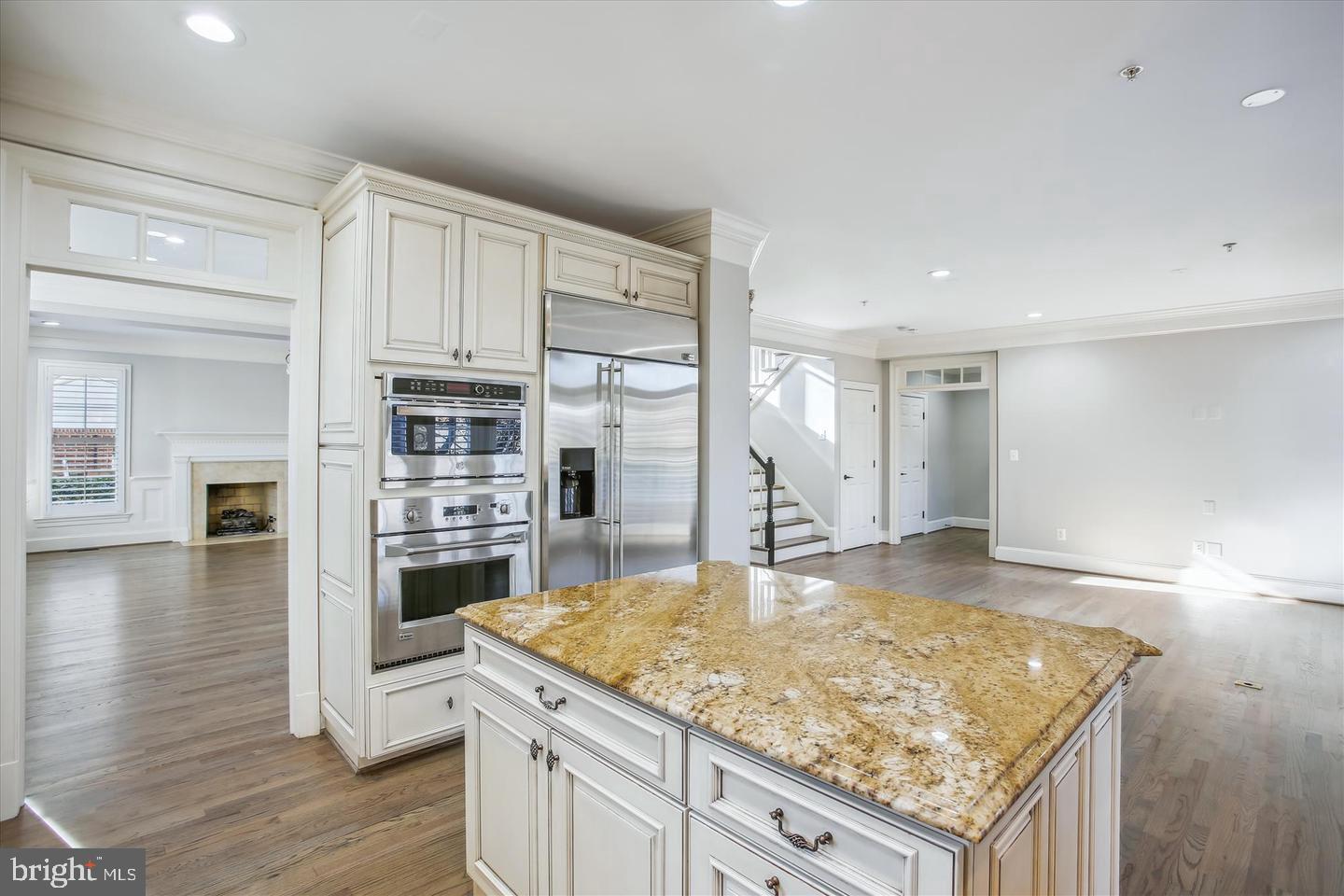 LYON HILL - Residential