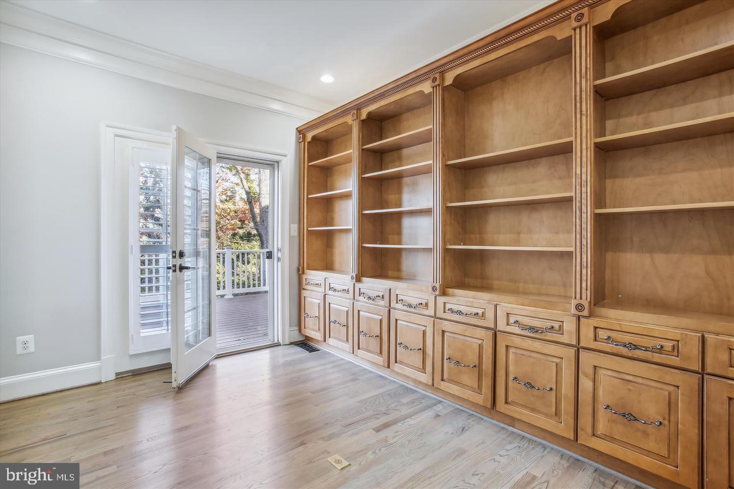 LYON HILL - Residential