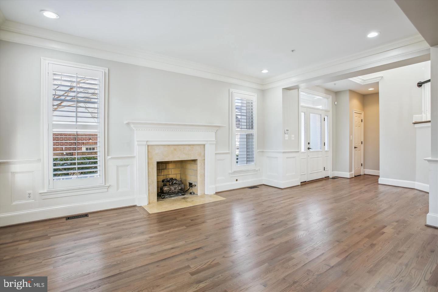 LYON HILL - Residential