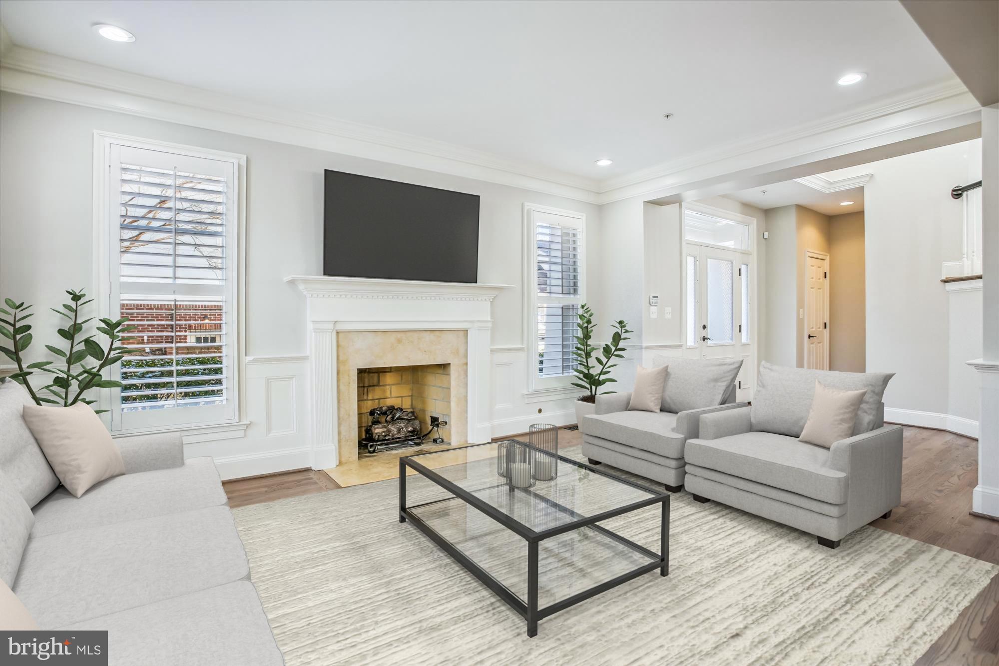 LYON HILL - Residential