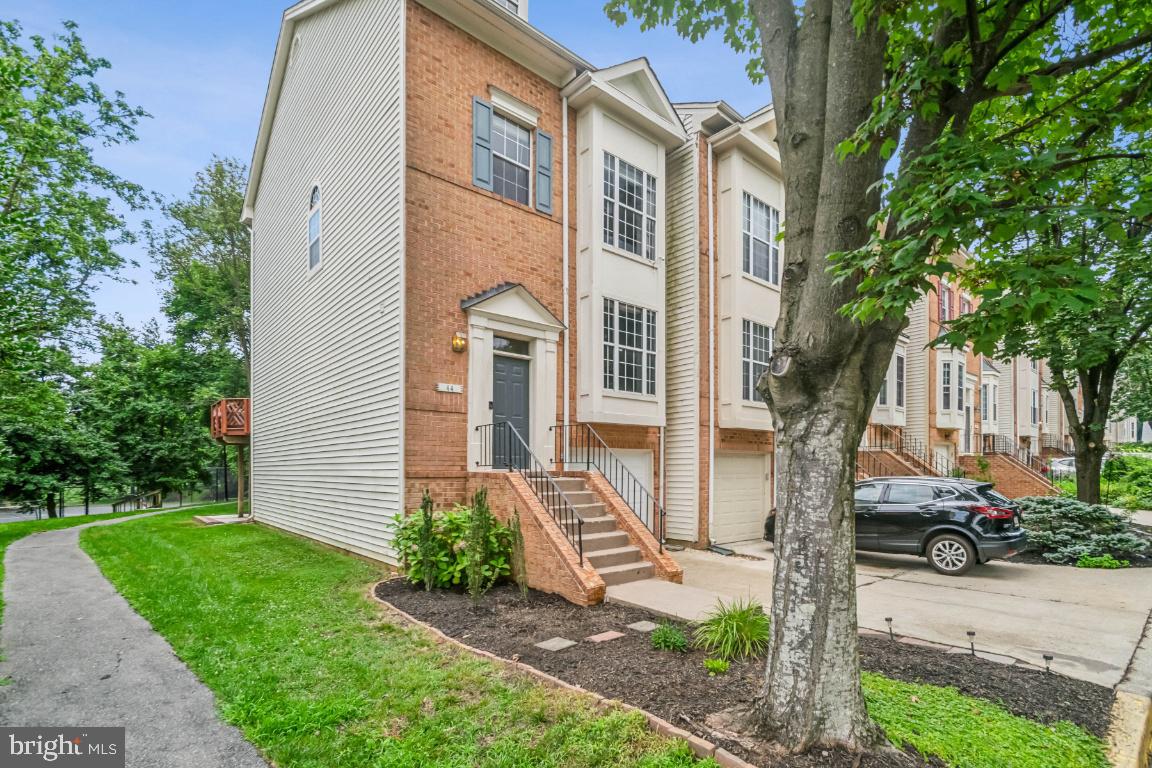 44 SILVER MOON DRIVE